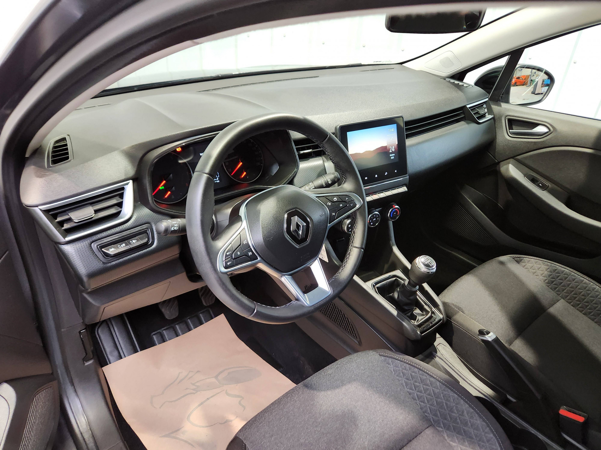 Vente en ligne Renault Clio 5 Clio TCe 90 au prix de 14 790 €