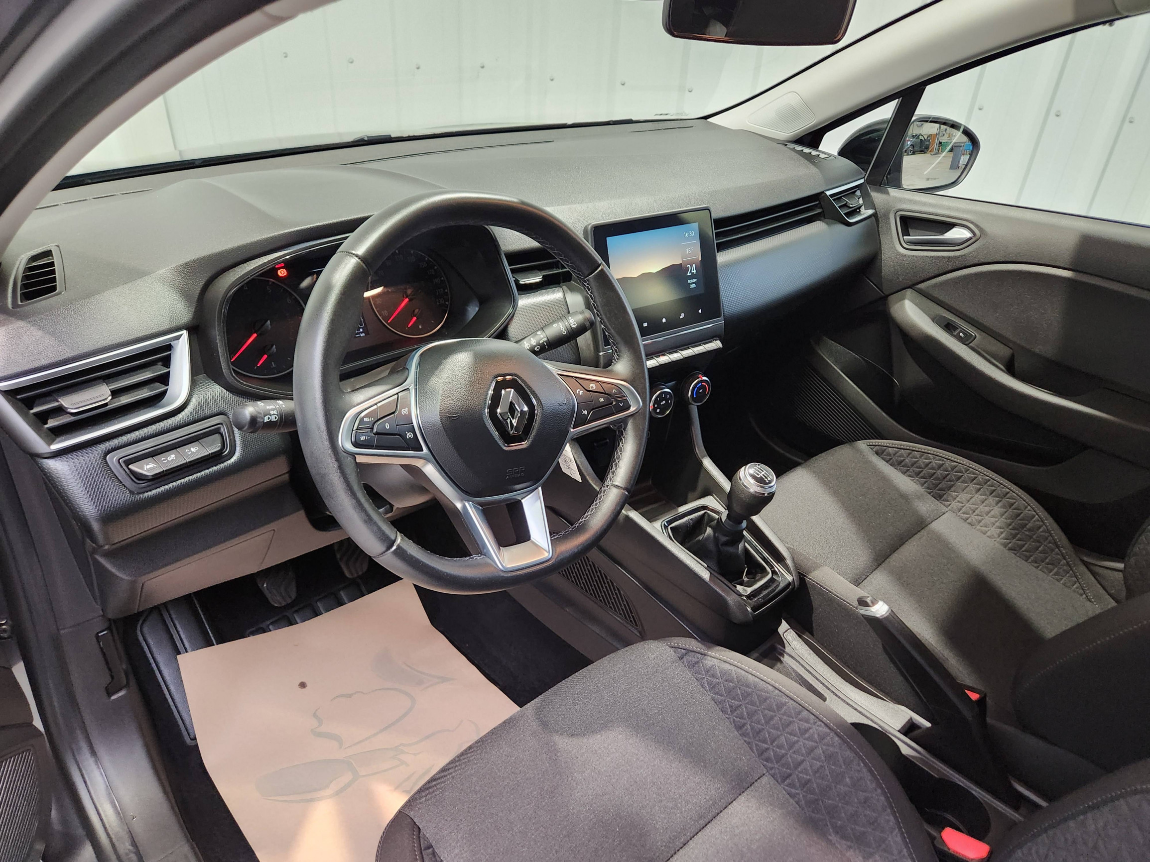 Vente en ligne Renault Clio 5 Clio TCe 90 au prix de 14 890 €