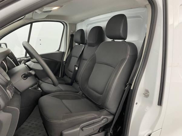 Vente en ligne Renault Trafic 3 Fourgon TRAFIC FGN L2H1 1300 KG DCI 120 au prix de 21 890 €