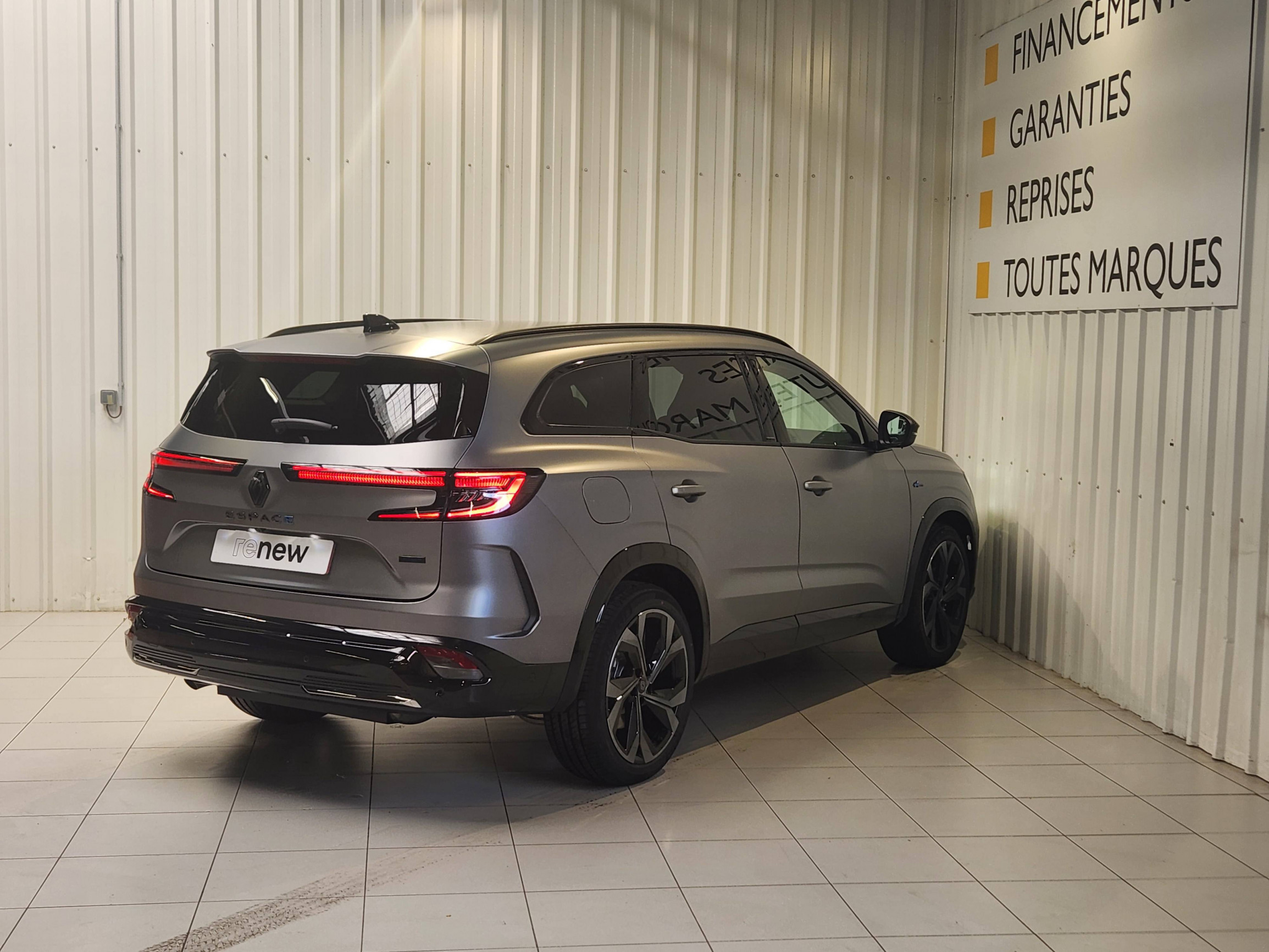 Vente en ligne Renault Espace Espace E-Tech full hybrid 200 GSR2 au prix de 42 490 €