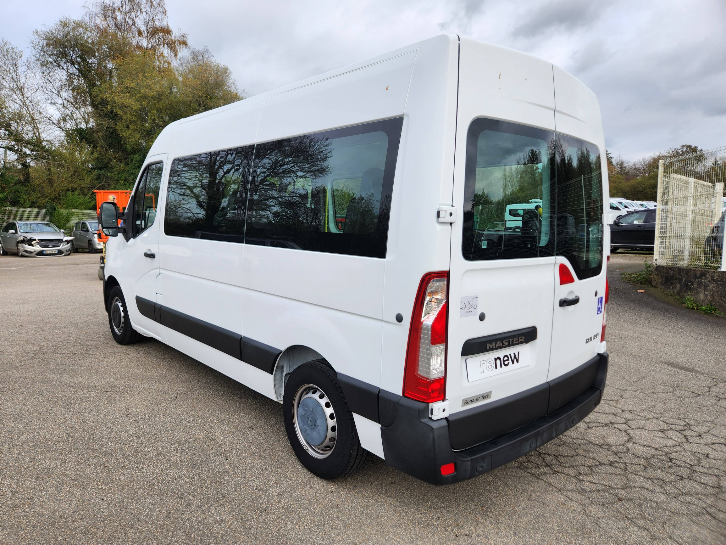 Vente en ligne Renault Master Fourgon MASTER FGN TRAC F3500 L2H2 DCI 135 au prix de 34 660 €