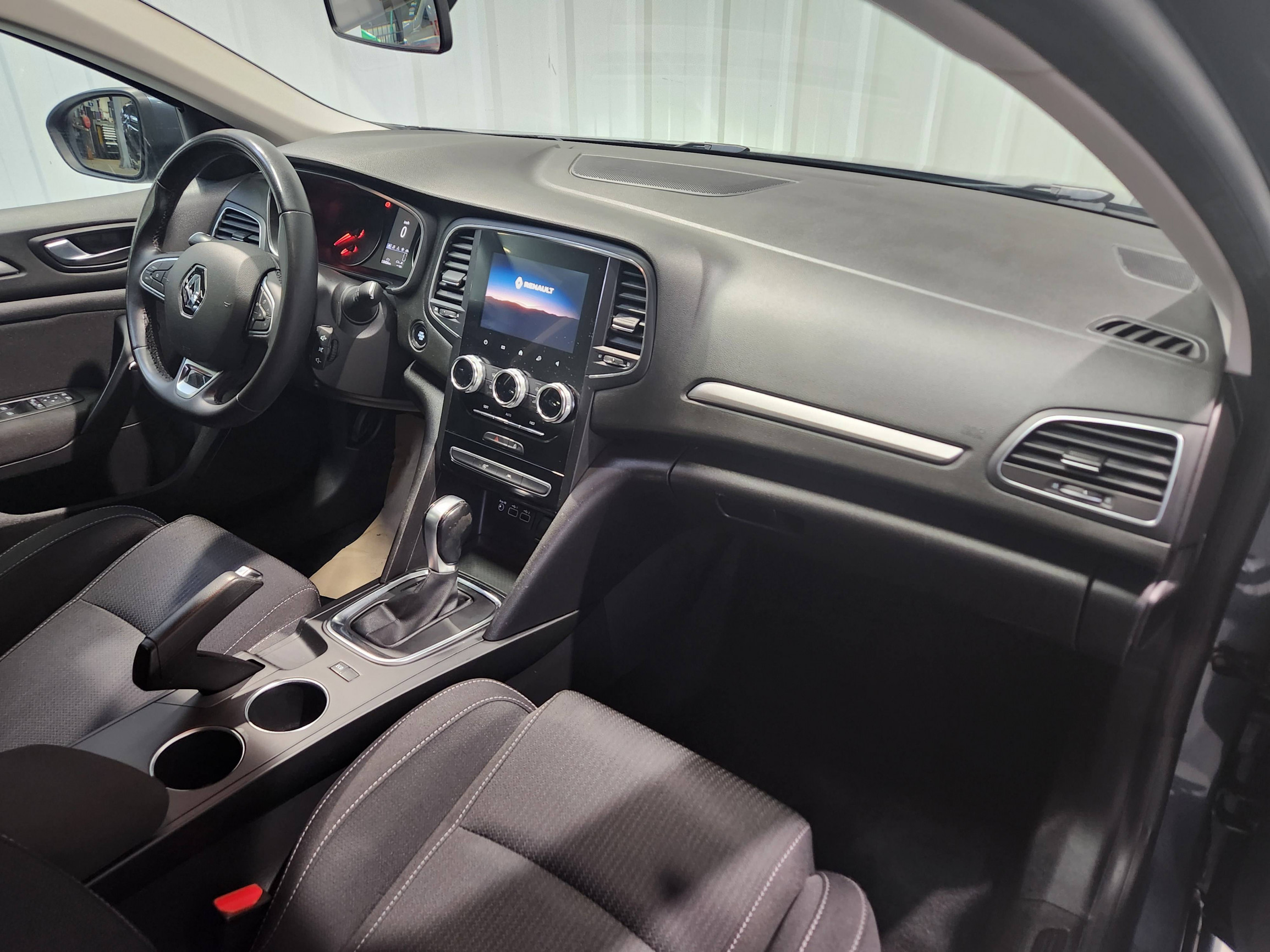 Vente en ligne Renault Megane 4 Mégane IV Berline Blue dCi 115 EDC - 21N au prix de 13 890 €