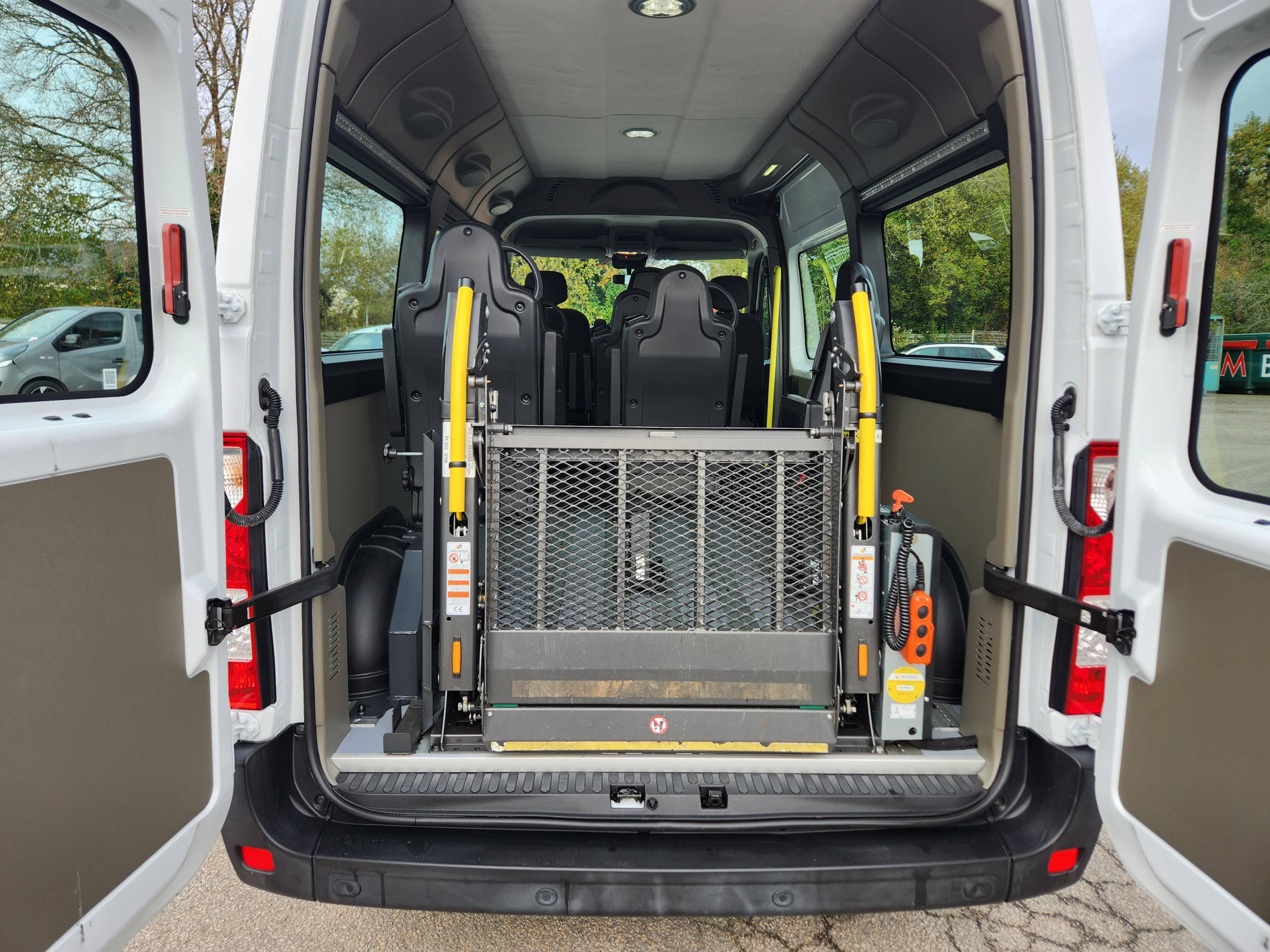 Vente en ligne Renault Master Fourgon MASTER FGN TRAC F3500 L2H2 DCI 135 au prix de 34 660 €