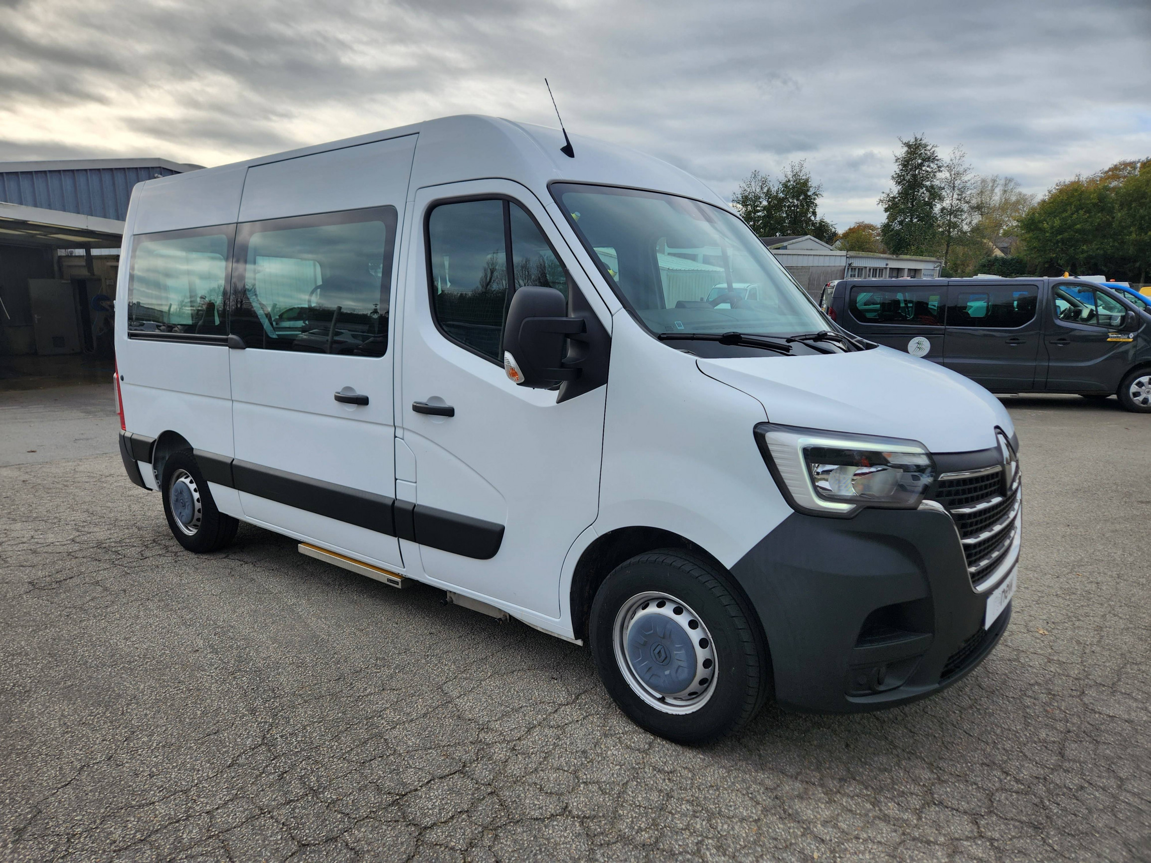 Vente en ligne Renault Master Fourgon MASTER FGN TRAC F3500 L2H2 DCI 135 au prix de 34 660 €
