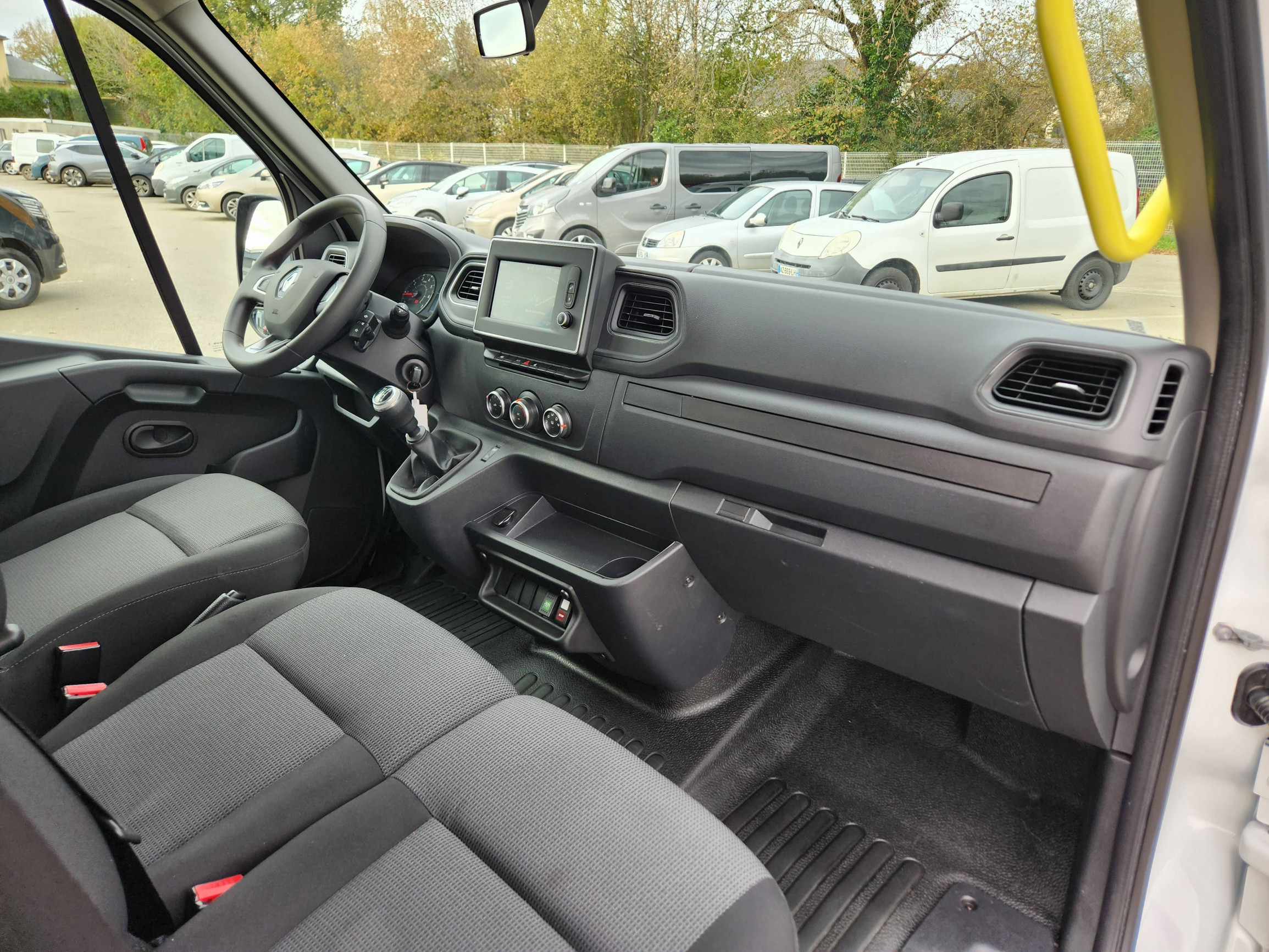 Vente en ligne Renault Master Fourgon MASTER FGN TRAC F3500 L2H2 DCI 135 au prix de 34 660 €