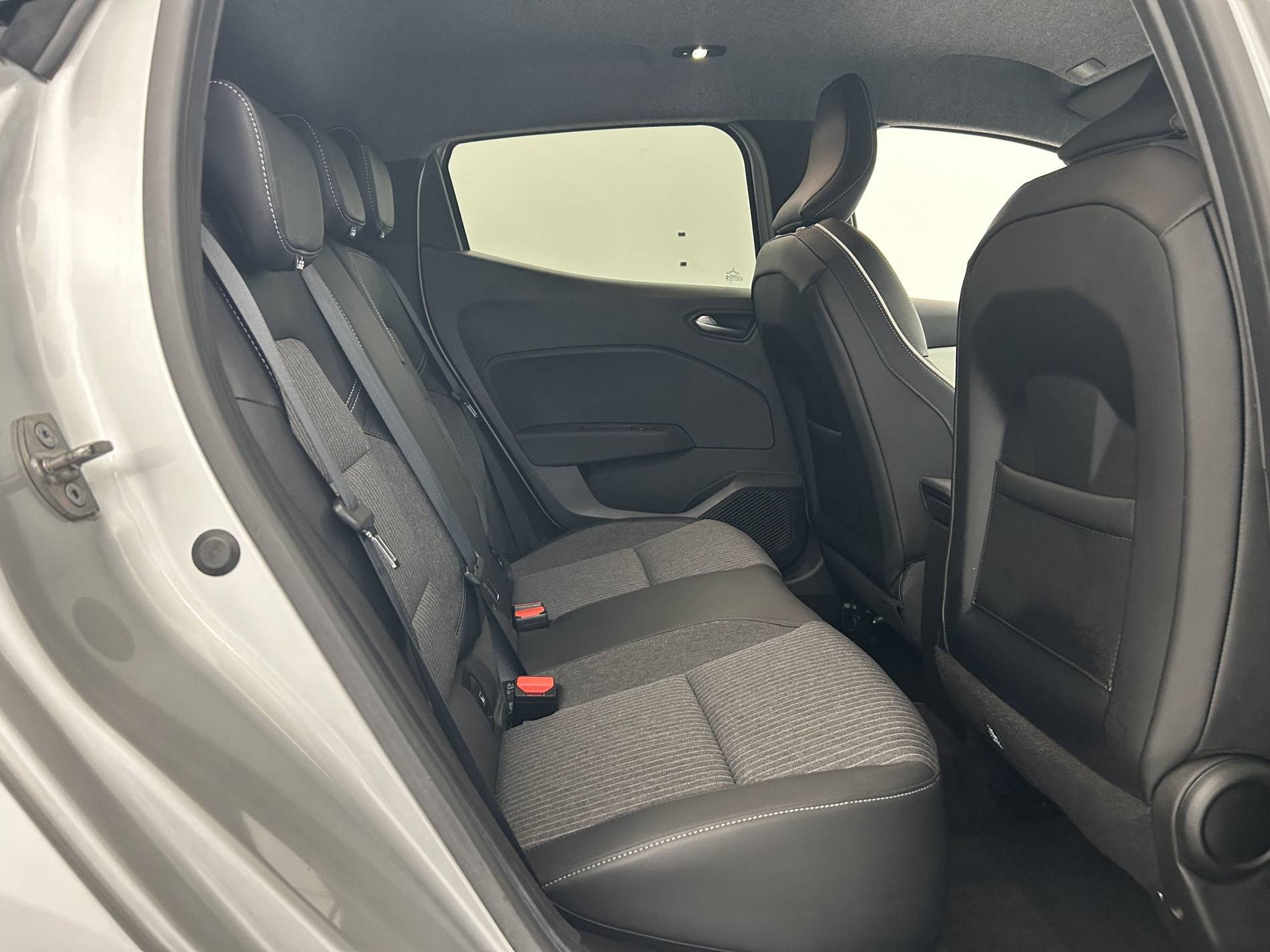 Vente en ligne Renault Clio 5 Clio TCe 90 au prix de 14 590 €