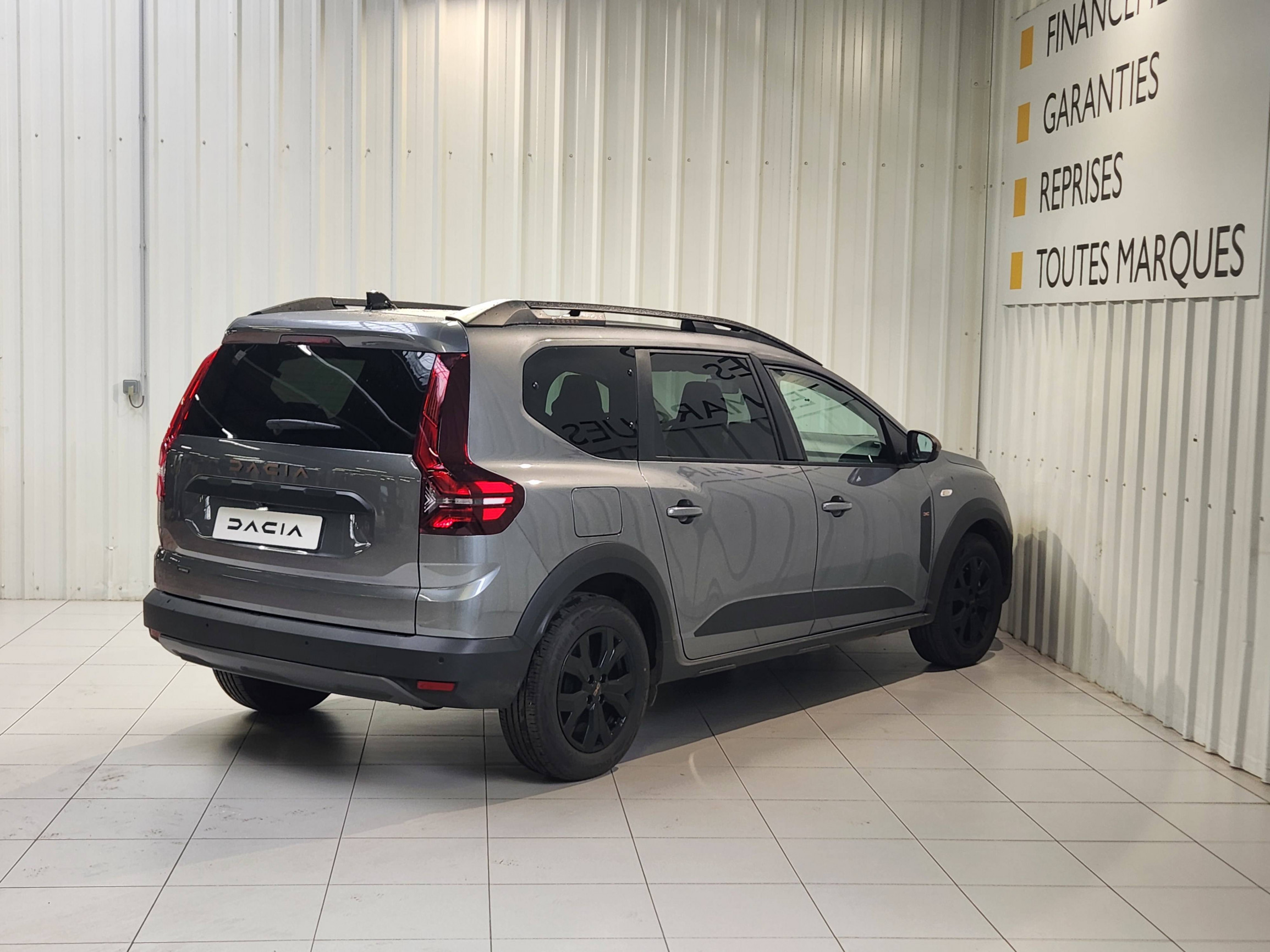 Vente en ligne Dacia Jogger  Hybrid 140 7 places GSR2 au prix de 26 790 €