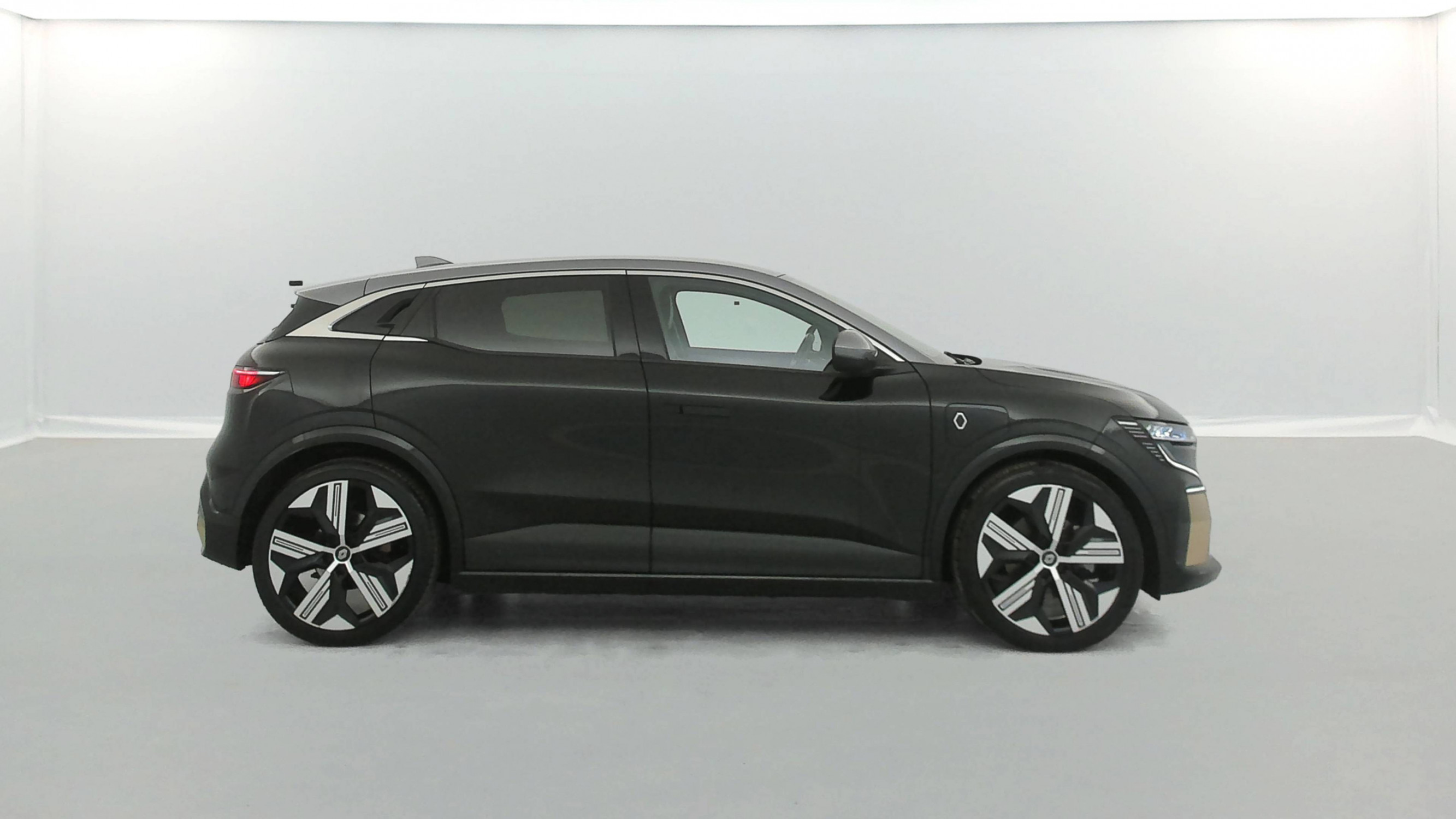 Vente en ligne Renault Megane E-Tech  EV60 220 ch super charge au prix de 24 790 €