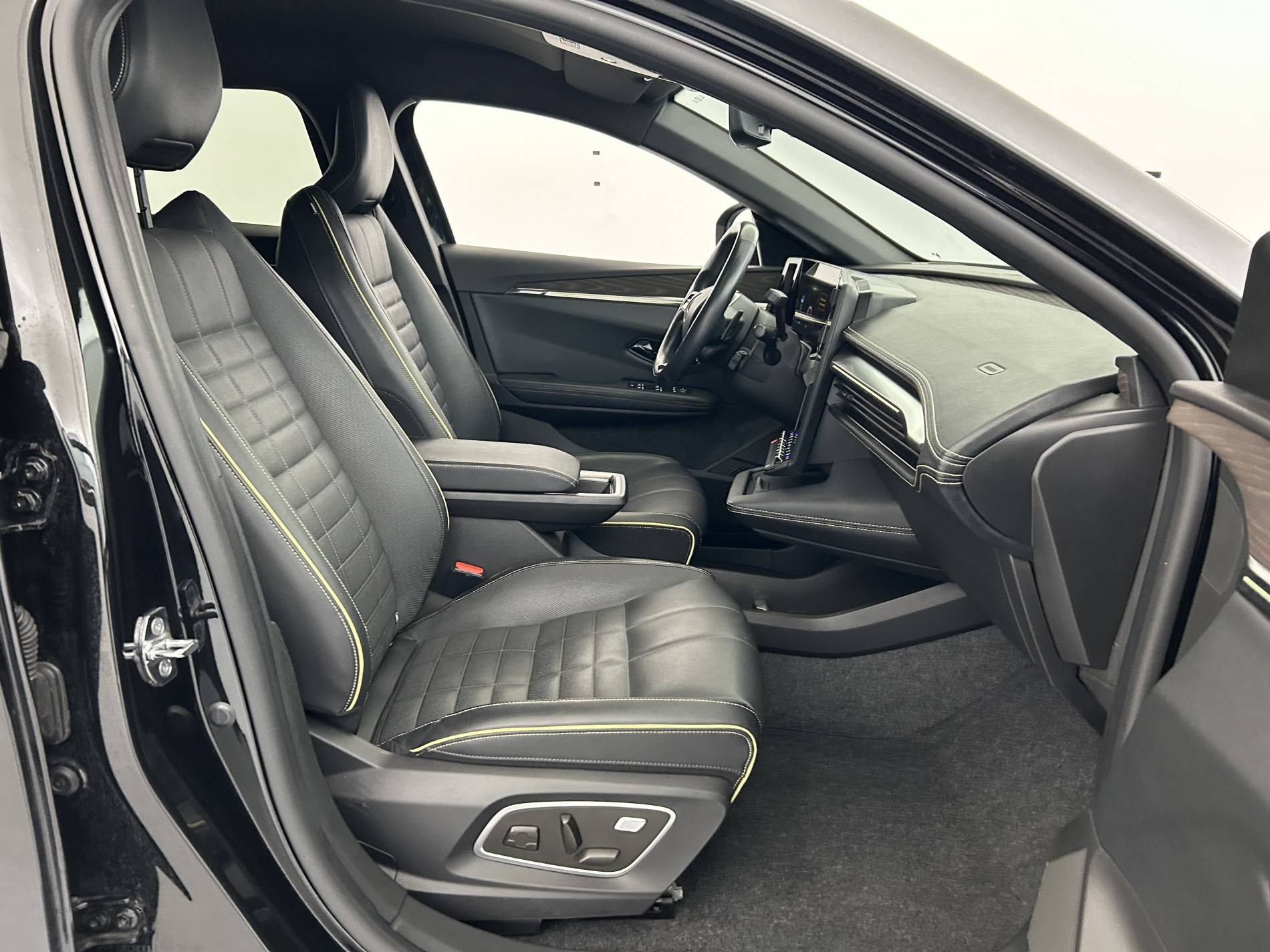 Vente en ligne Renault Megane E-Tech  EV60 220 ch super charge au prix de 24 790 €