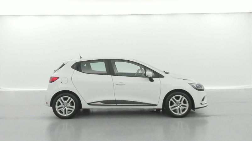 Vente en ligne Renault Clio 4 Clio dCi 75 E6C au prix de 12 290 €