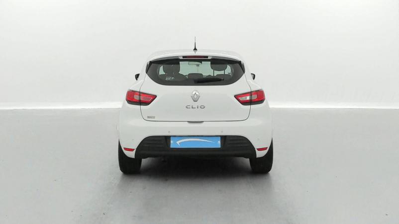 Vente en ligne Renault Clio 4 Clio dCi 75 E6C au prix de 12 290 €