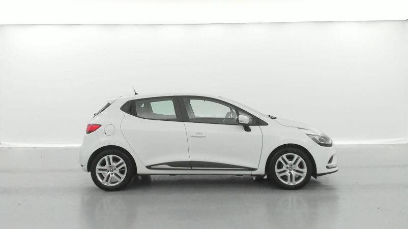 Vente en ligne Renault Clio 4 Clio dCi 90 E6C au prix de 13 490 €