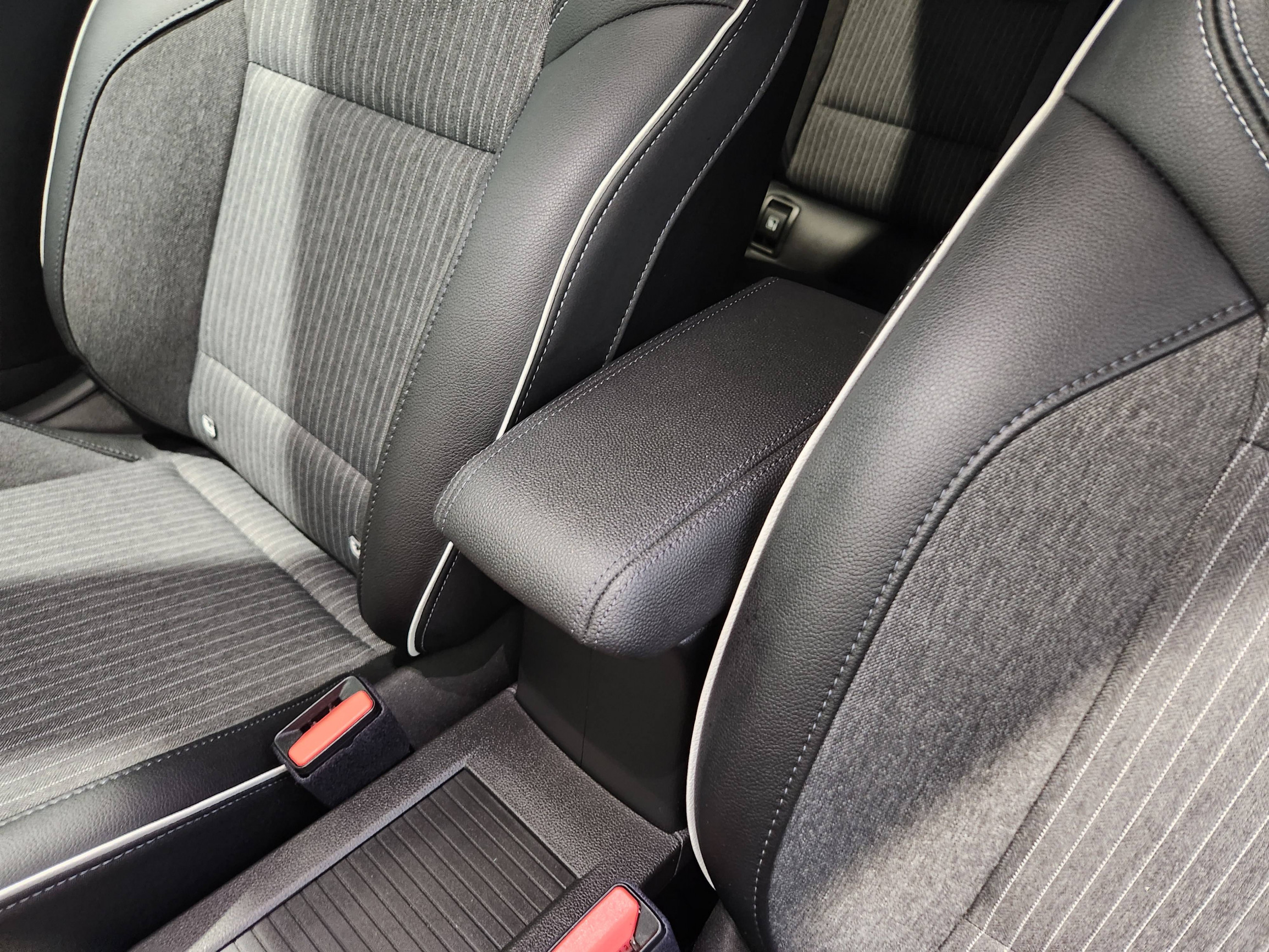 Vente en ligne Renault Clio 5 Clio TCe 90 au prix de 15 990 €