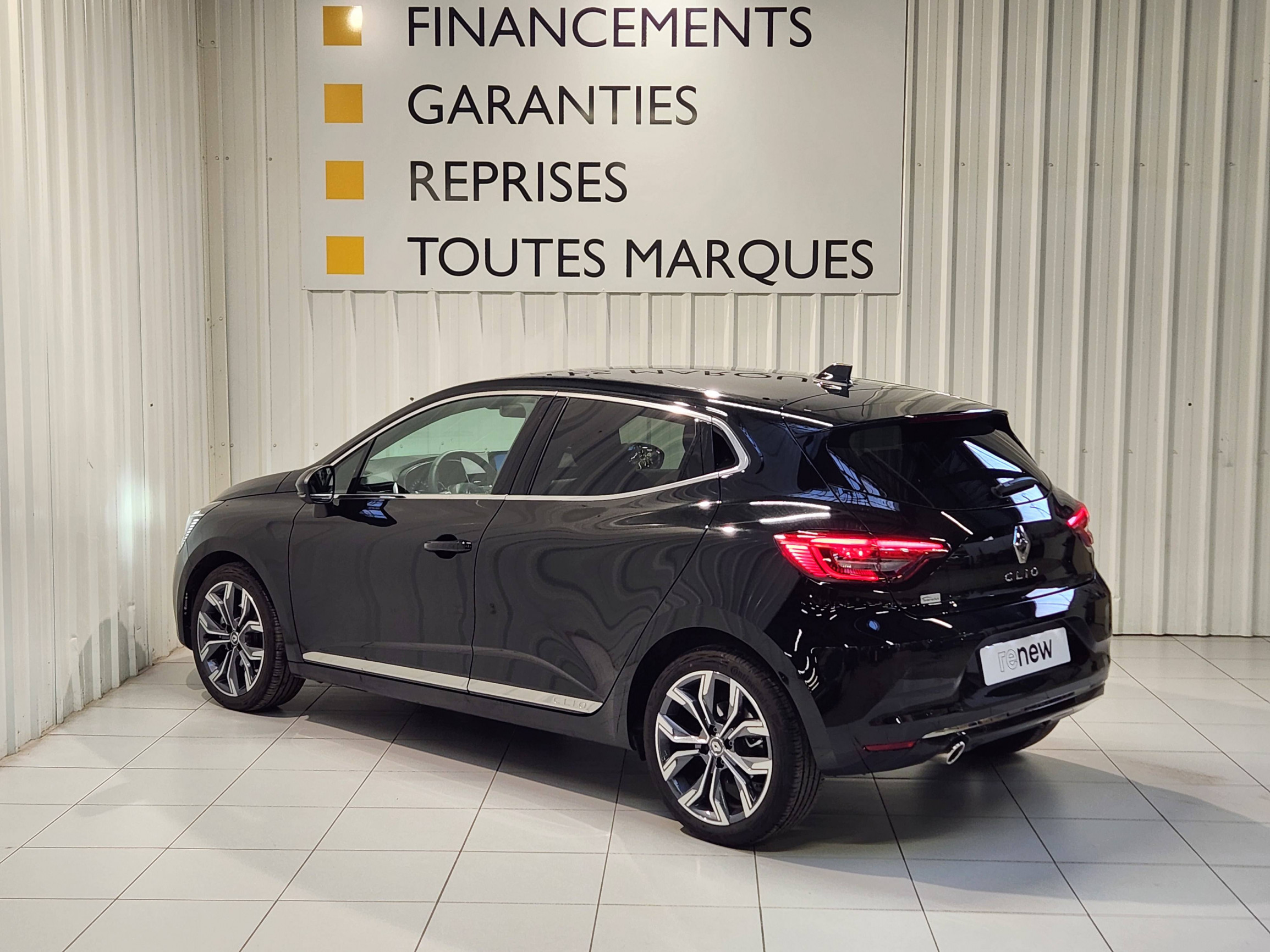 Vente en ligne Renault Clio 5 Clio TCe 130 EDC FAP au prix de 18 940 €