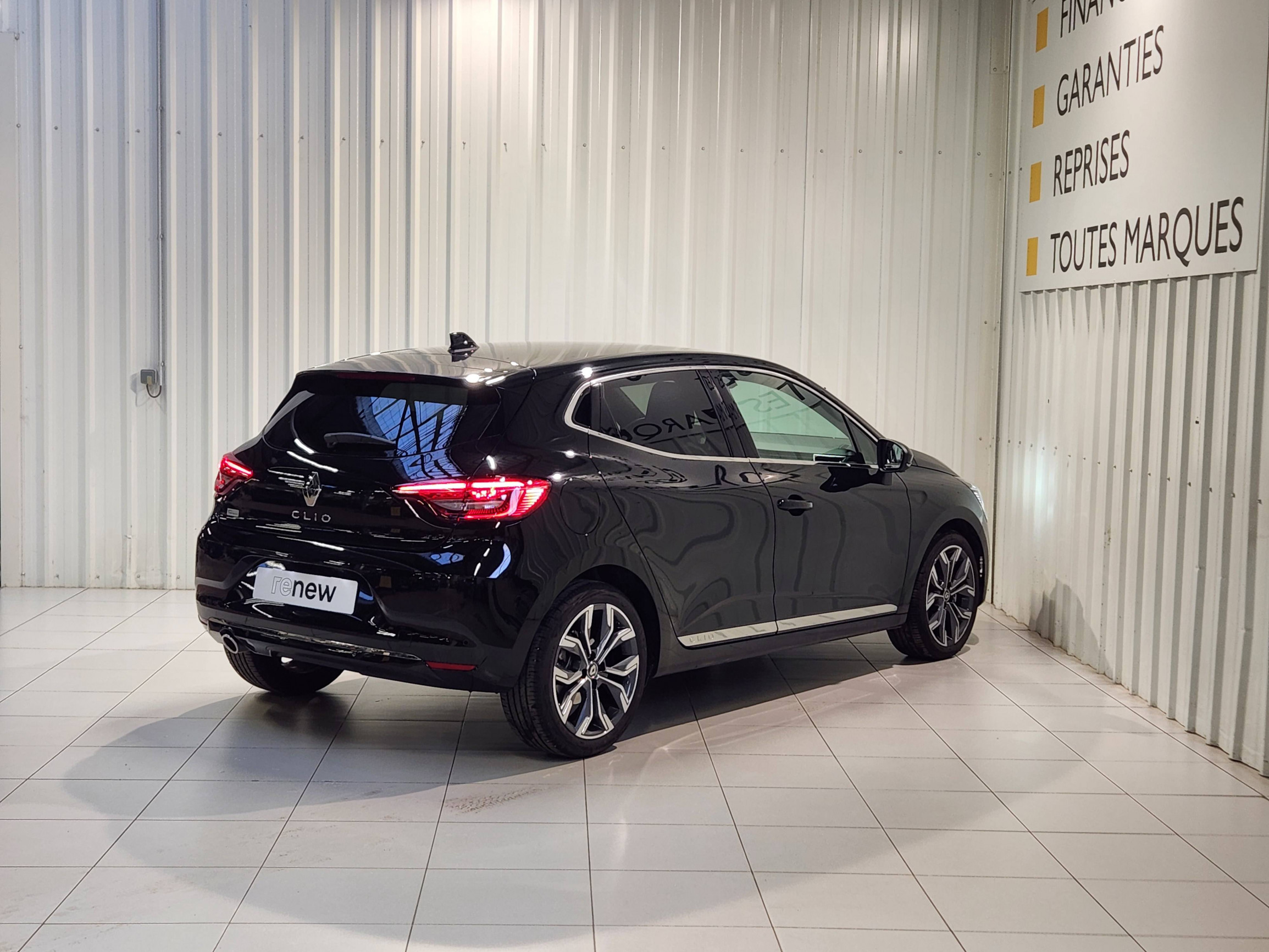 Vente en ligne Renault Clio 5 Clio TCe 130 EDC FAP au prix de 18 940 €