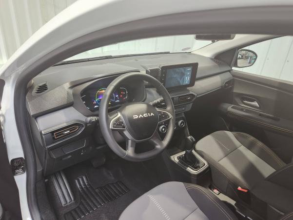 Vente en ligne Dacia Jogger  Hybrid 140 5 places au prix de 23 499 €