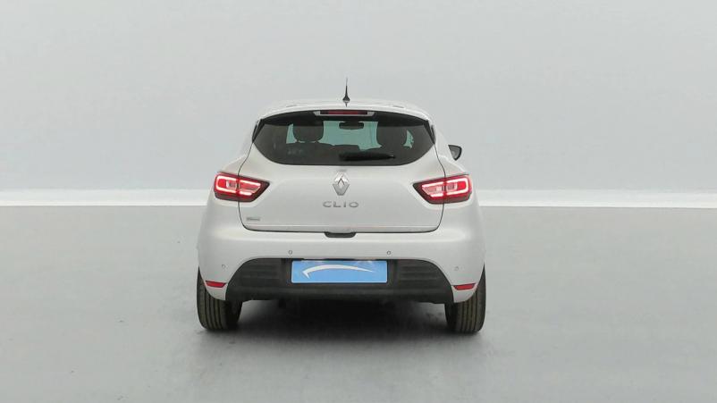 Vente en ligne Renault Clio 4 Clio TCe 90 E6C au prix de 12 999 €