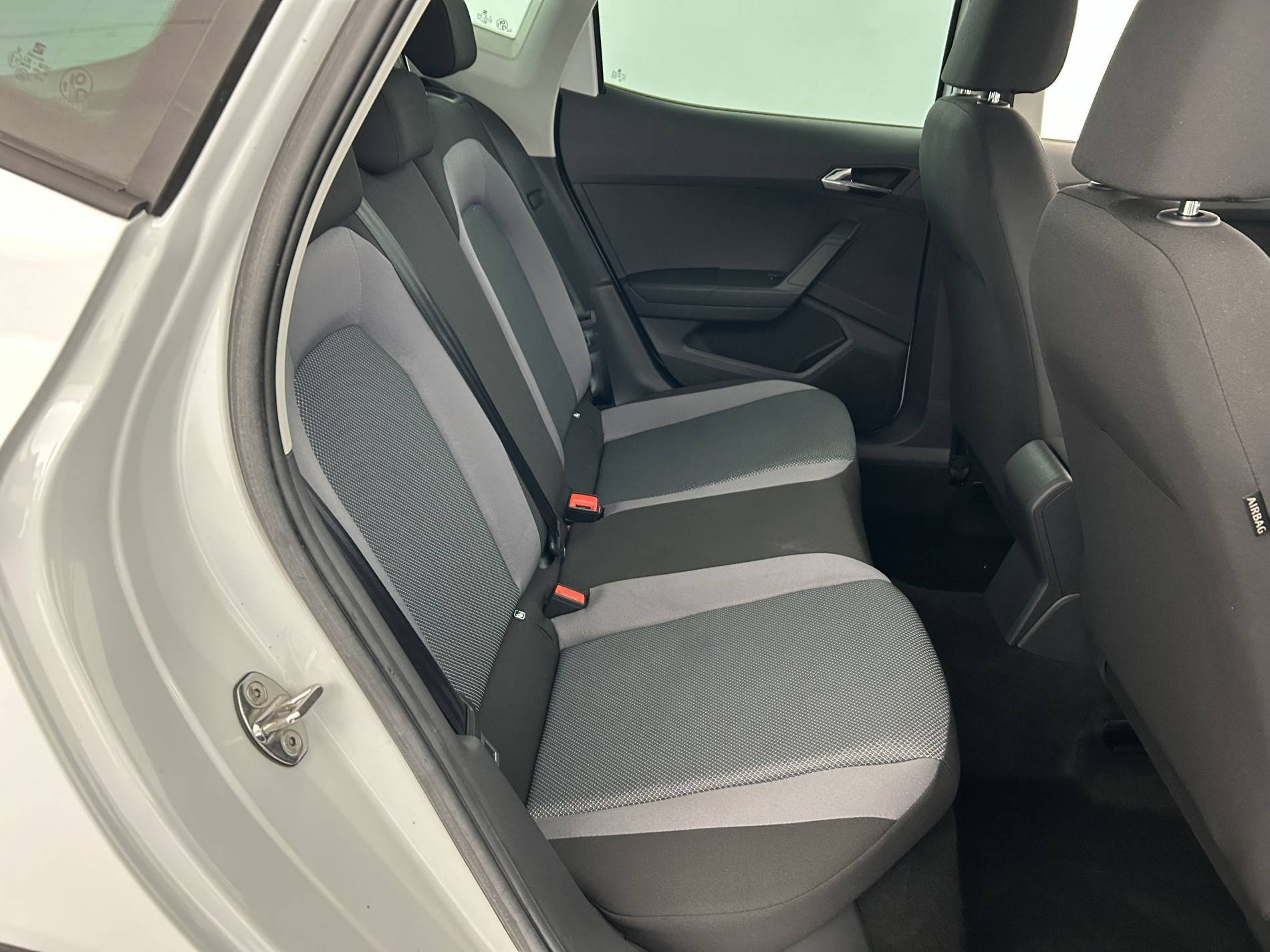 Vente en ligne Seat Arona  1.0 TSI 110 ch Start/Stop BVM6 au prix de 14 499 €