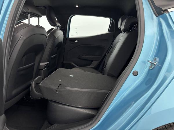 Vente en ligne Renault Clio 5 Clio E-Tech 140 - 21N au prix de 19 499 €