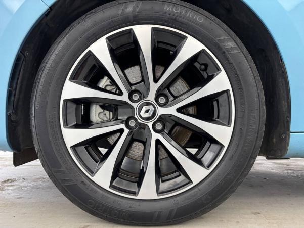 Vente en ligne Renault Clio 5 Clio E-Tech 140 - 21N au prix de 19 499 €
