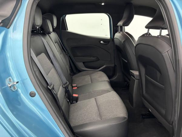 Vente en ligne Renault Clio 5 Clio E-Tech 140 - 21N au prix de 19 499 €