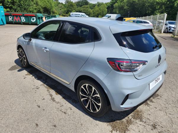Vente en ligne Renault Clio 5 Clio E-Tech full hybrid 145 au prix de 21 599 €