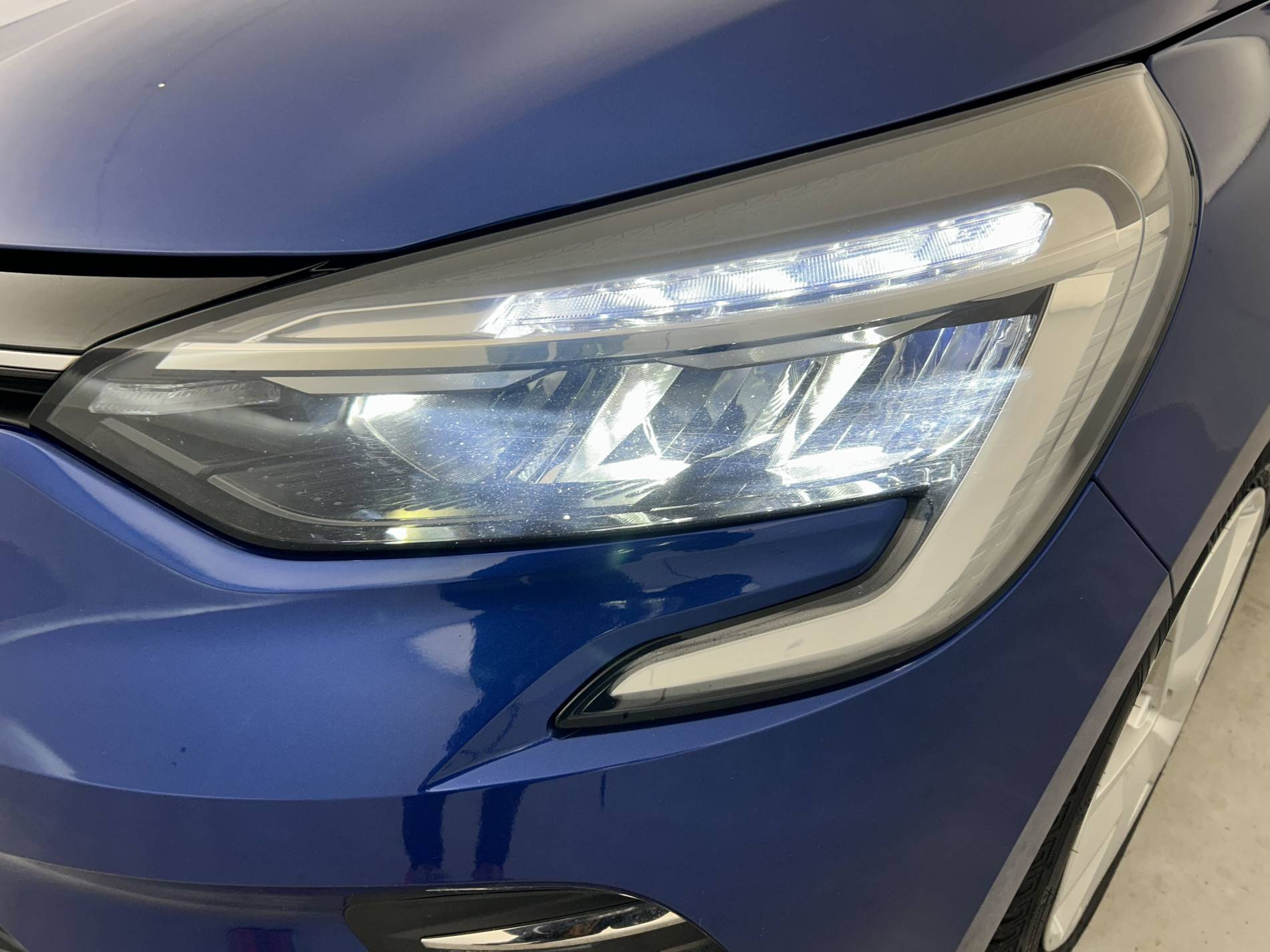 Vente en ligne Renault Clio 5 Clio Blue dCi 100 - 21N au prix de 13 890 €