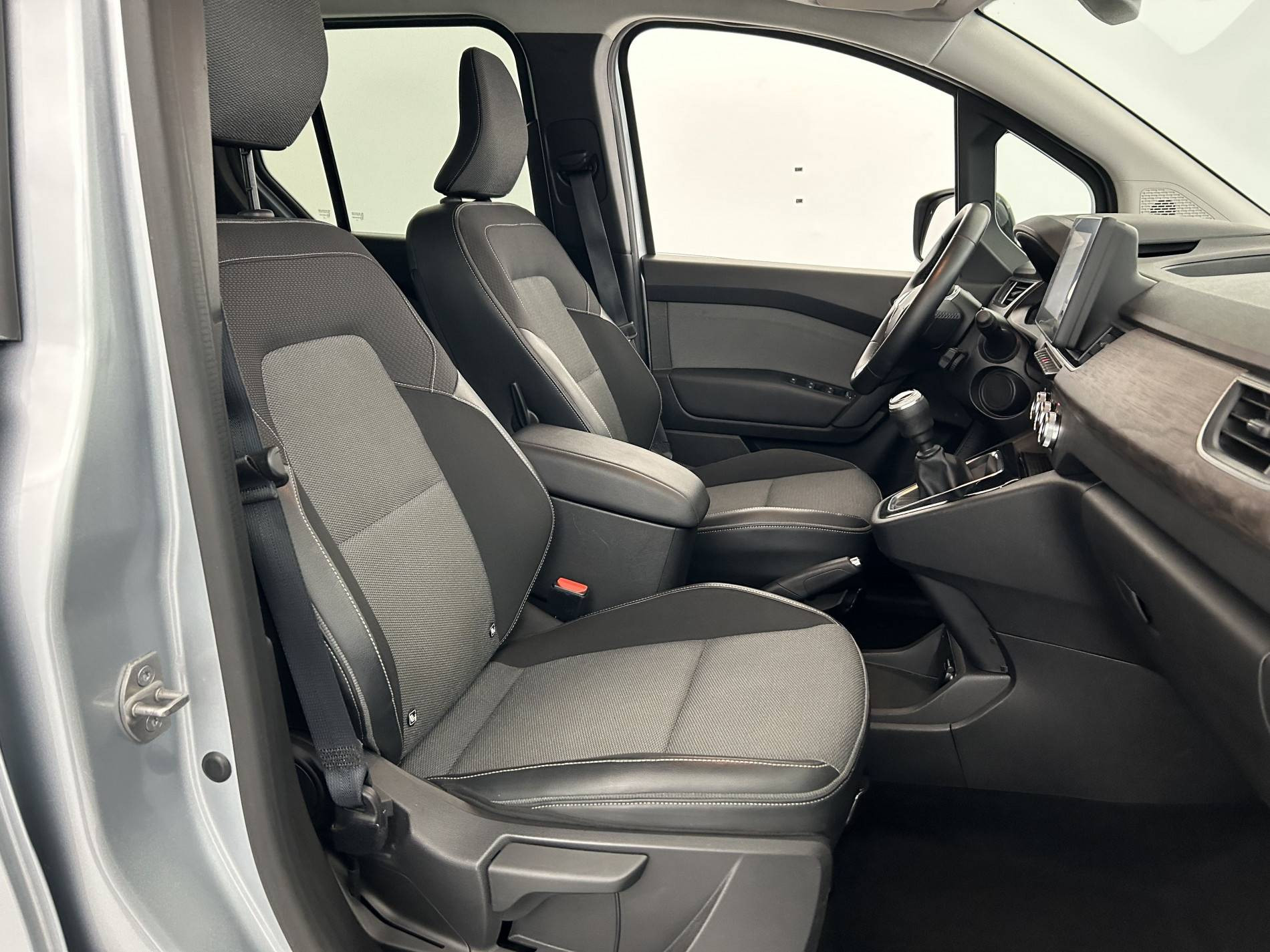 Vente en ligne Renault Kangoo  Blue dCi 95 au prix de 21 499 €