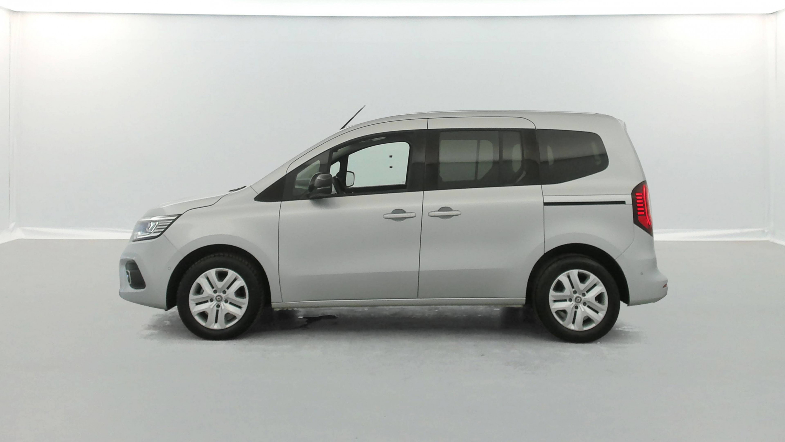 Vente en ligne Renault Kangoo  Blue dCi 95 au prix de 21 499 €