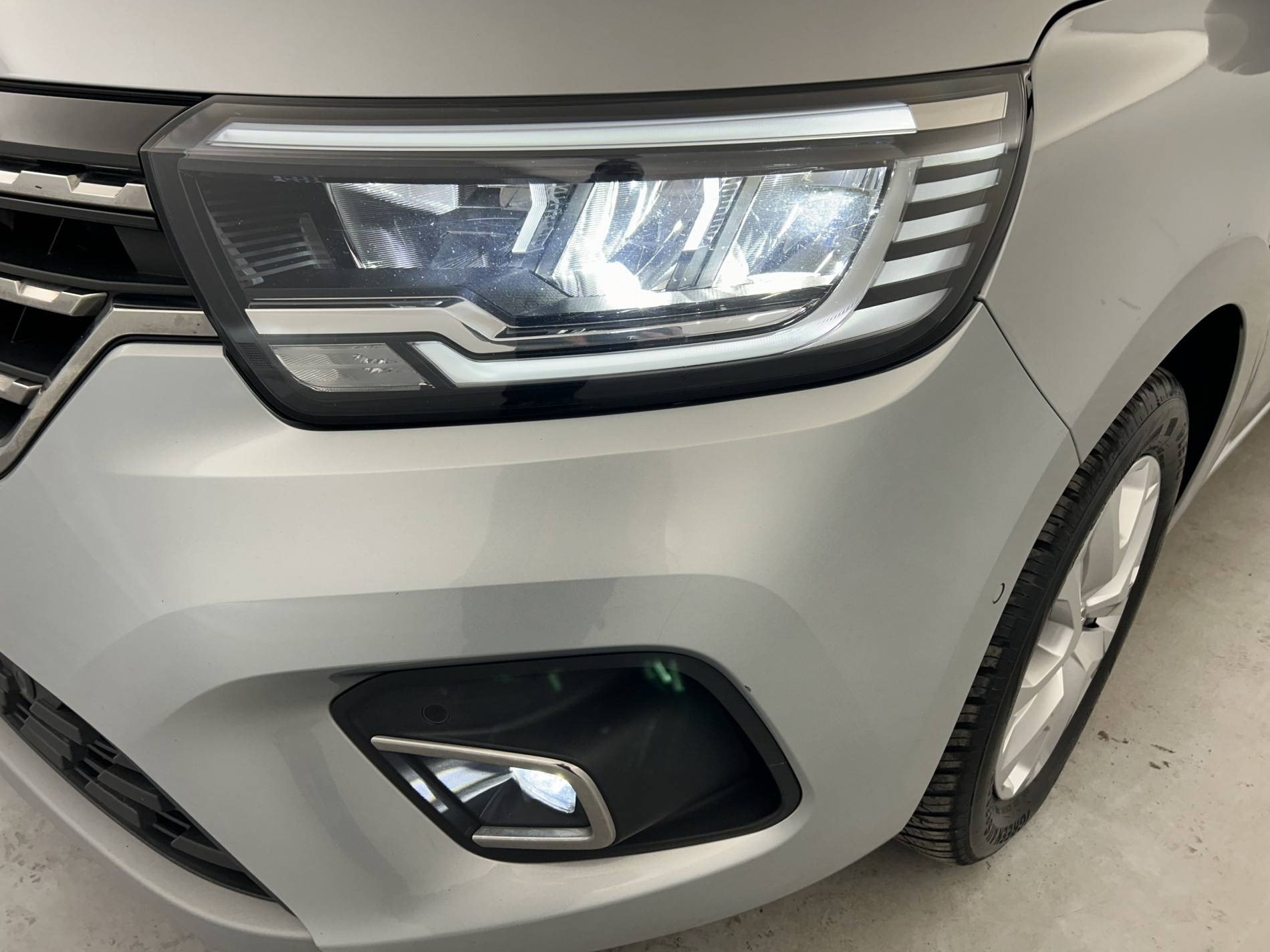 Vente en ligne Renault Kangoo  Blue dCi 95 au prix de 21 499 €