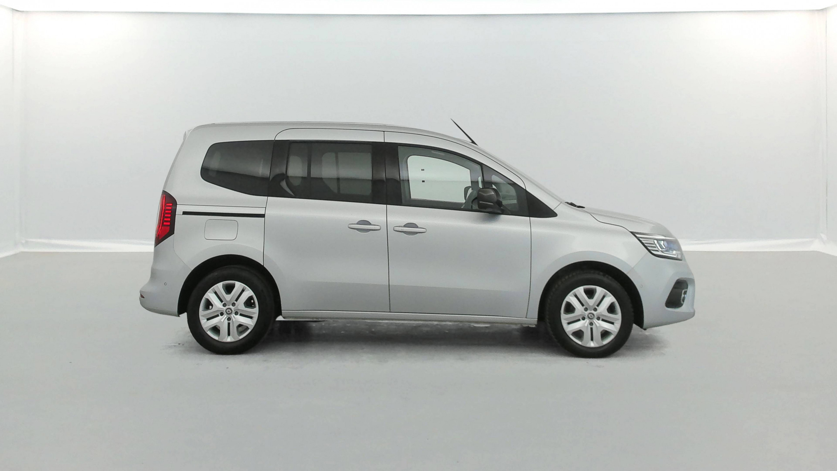 Vente en ligne Renault Kangoo  Blue dCi 95 au prix de 21 499 €