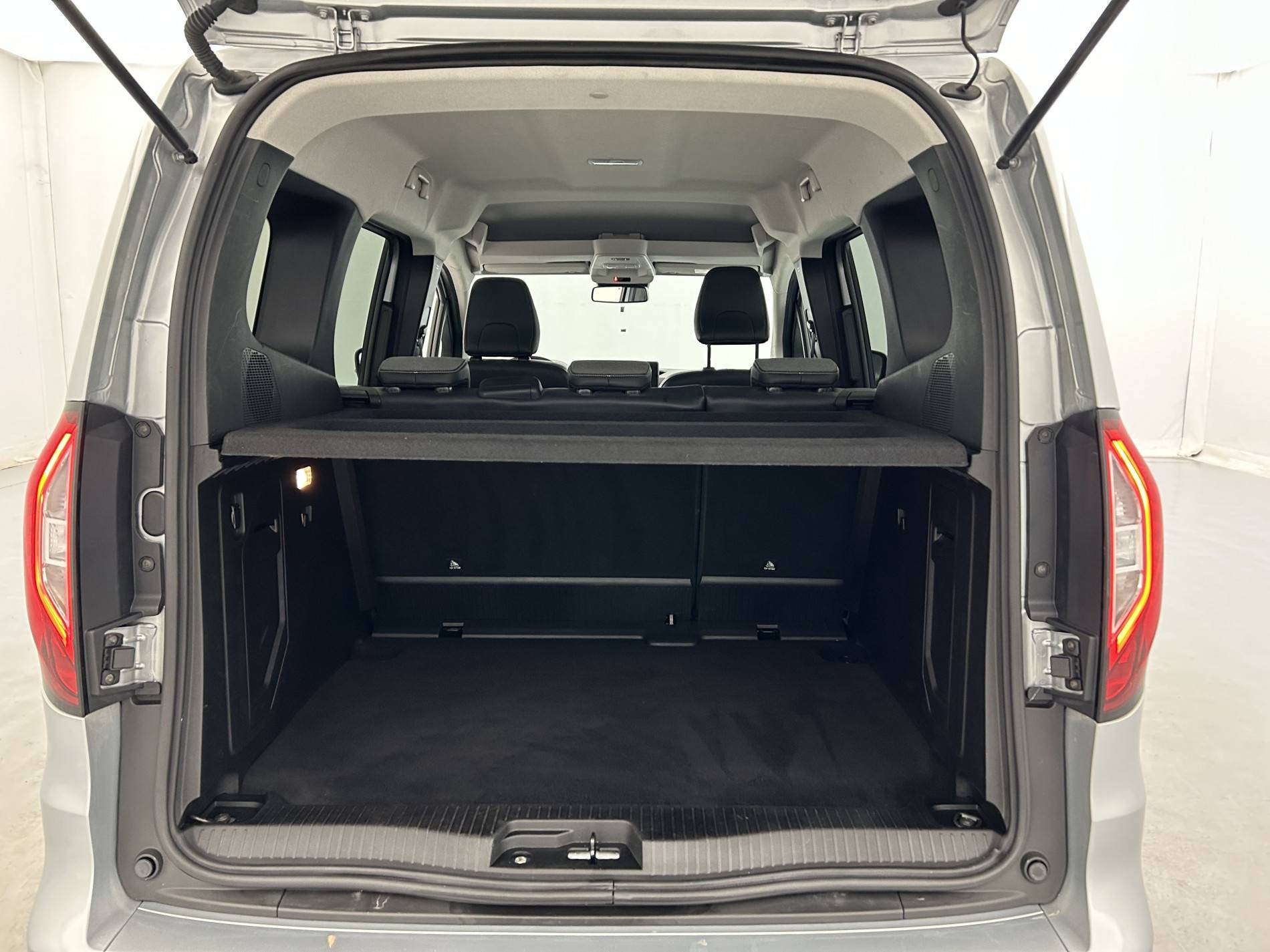 Vente en ligne Renault Kangoo  Blue dCi 95 au prix de 21 499 €