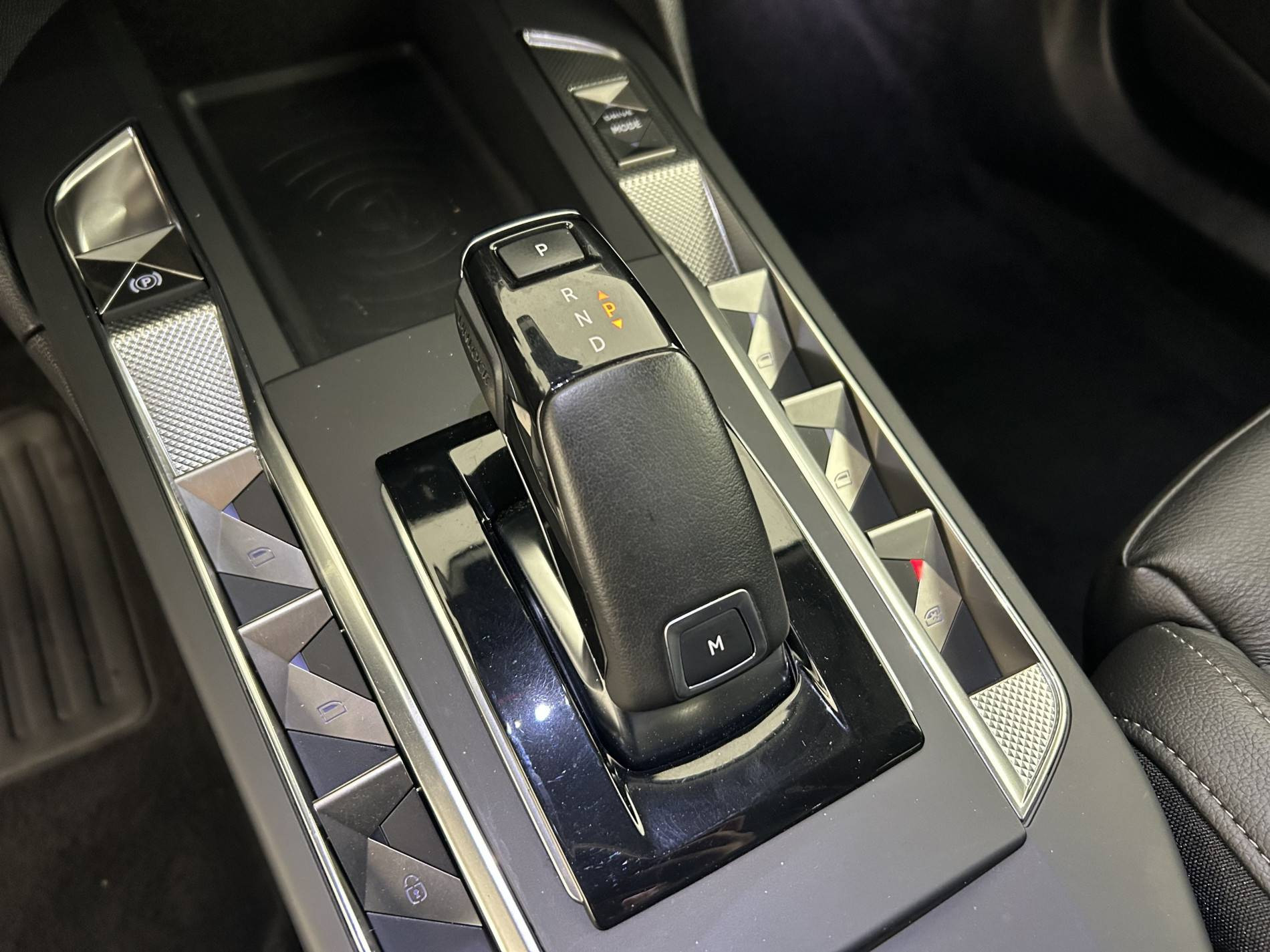 Vente en ligne Ds Ds3 Crossback DS3 Crossback BlueHDi 130 EAT8 au prix de 19 890 €