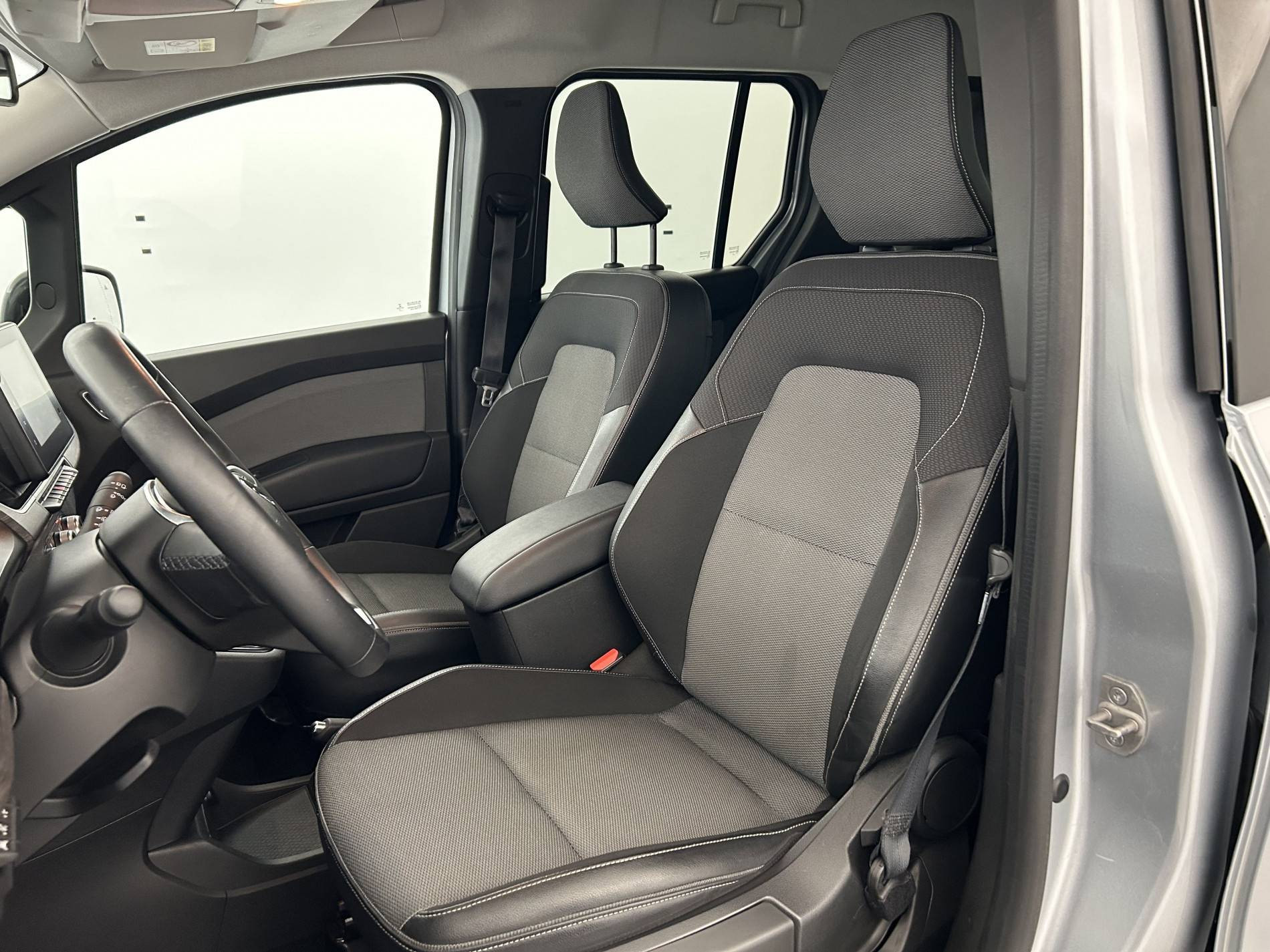 Vente en ligne Renault Kangoo  Blue dCi 95 au prix de 21 499 €