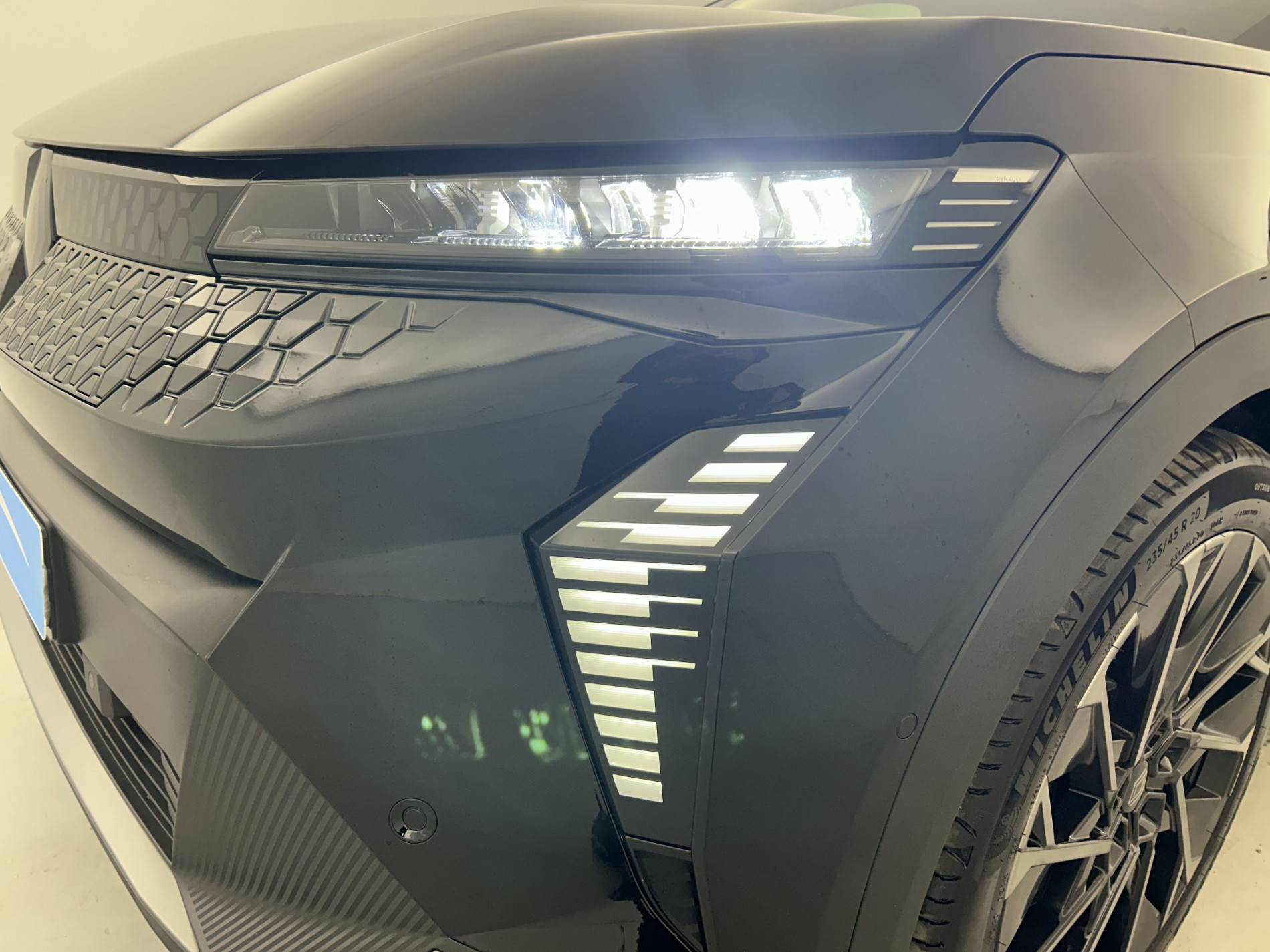 Vente en ligne Renault Scenic E-Tech  220 ch grande autonomie au prix de 42 499 €