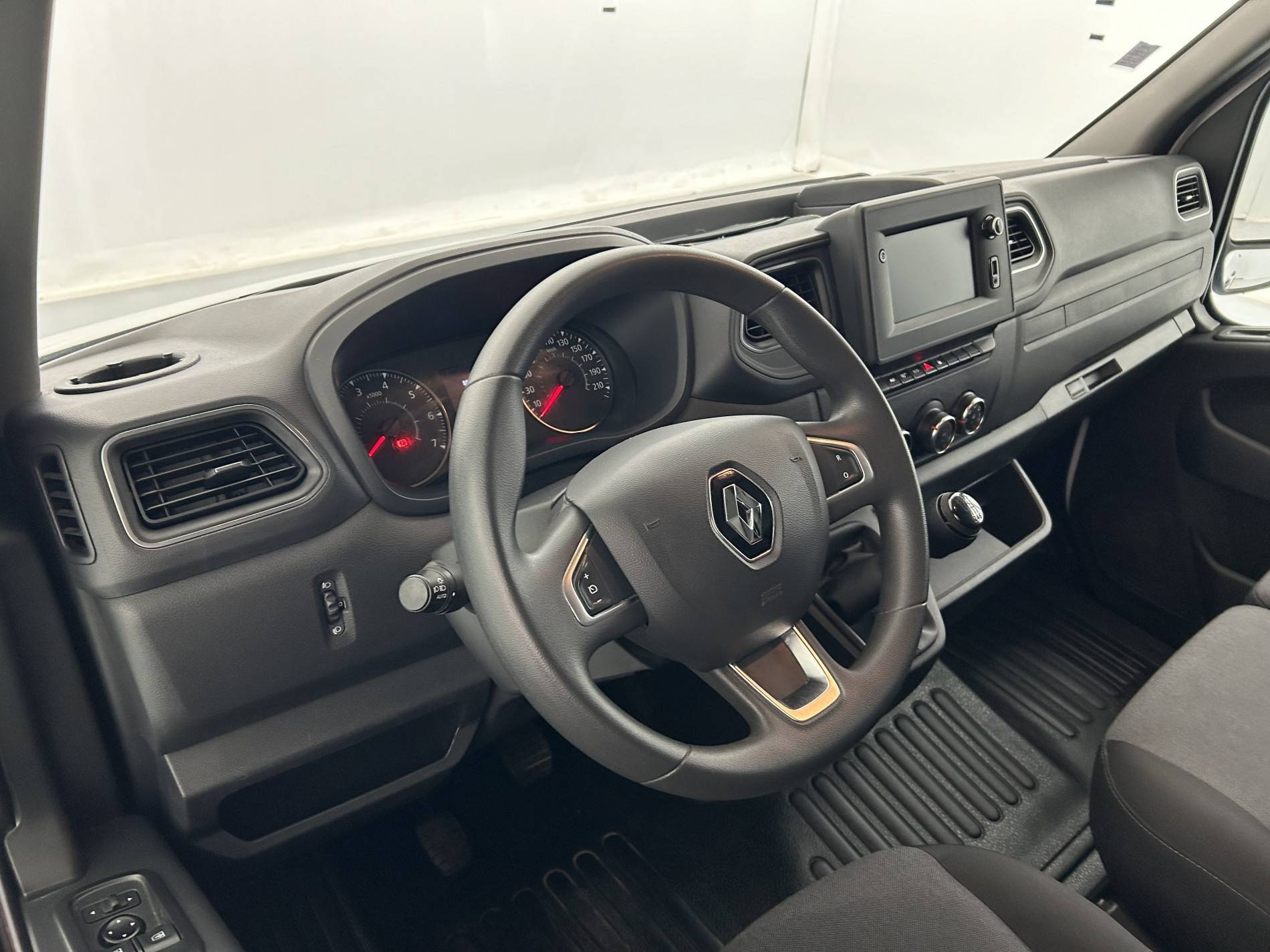 Vente en ligne Renault Master Fourgon MASTER FGN TRAC F3300 L2H2 BLUE DCI 150 au prix de 22 390 €