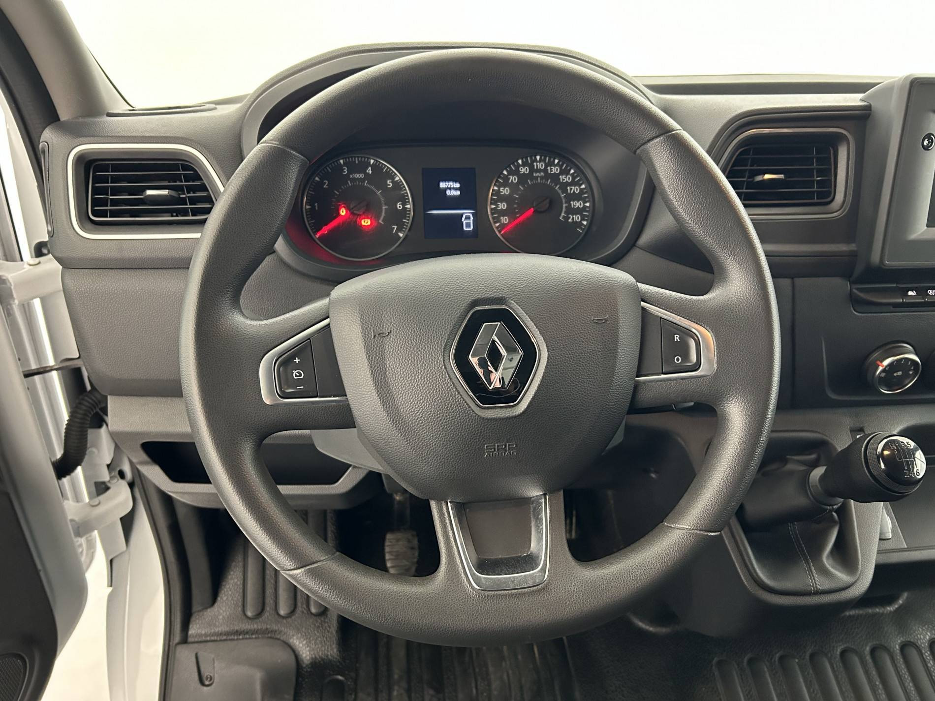 Vente en ligne Renault Master Fourgon MASTER FGN TRAC F3300 L2H2 BLUE DCI 150 au prix de 22 390 €