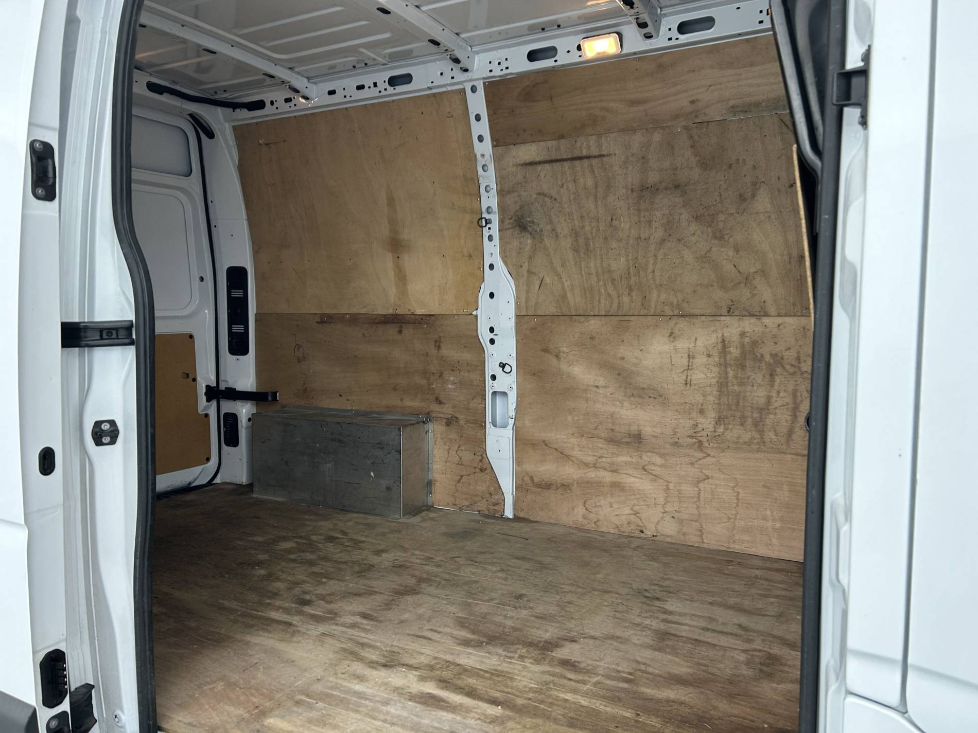 Vente en ligne Renault Master Fourgon MASTER FGN TRAC F3300 L2H2 BLUE DCI 150 au prix de 22 390 €