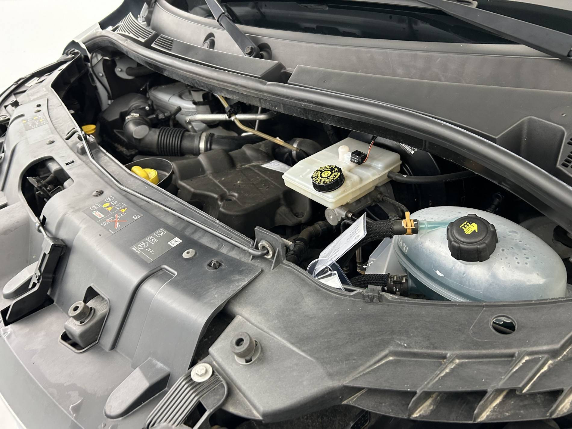 Vente en ligne Renault Master Fourgon MASTER FGN TRAC F3300 L2H2 BLUE DCI 150 au prix de 22 390 €