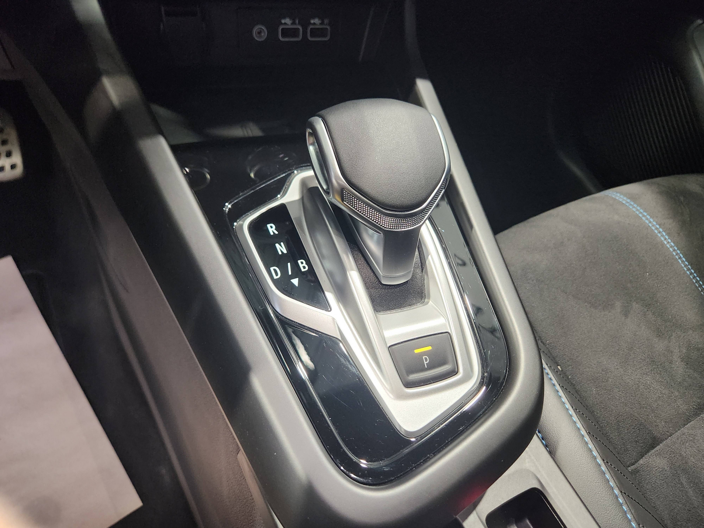 Vente en ligne Renault Arkana  E-Tech full hybrid 145 GSR2 au prix de 28 990 €