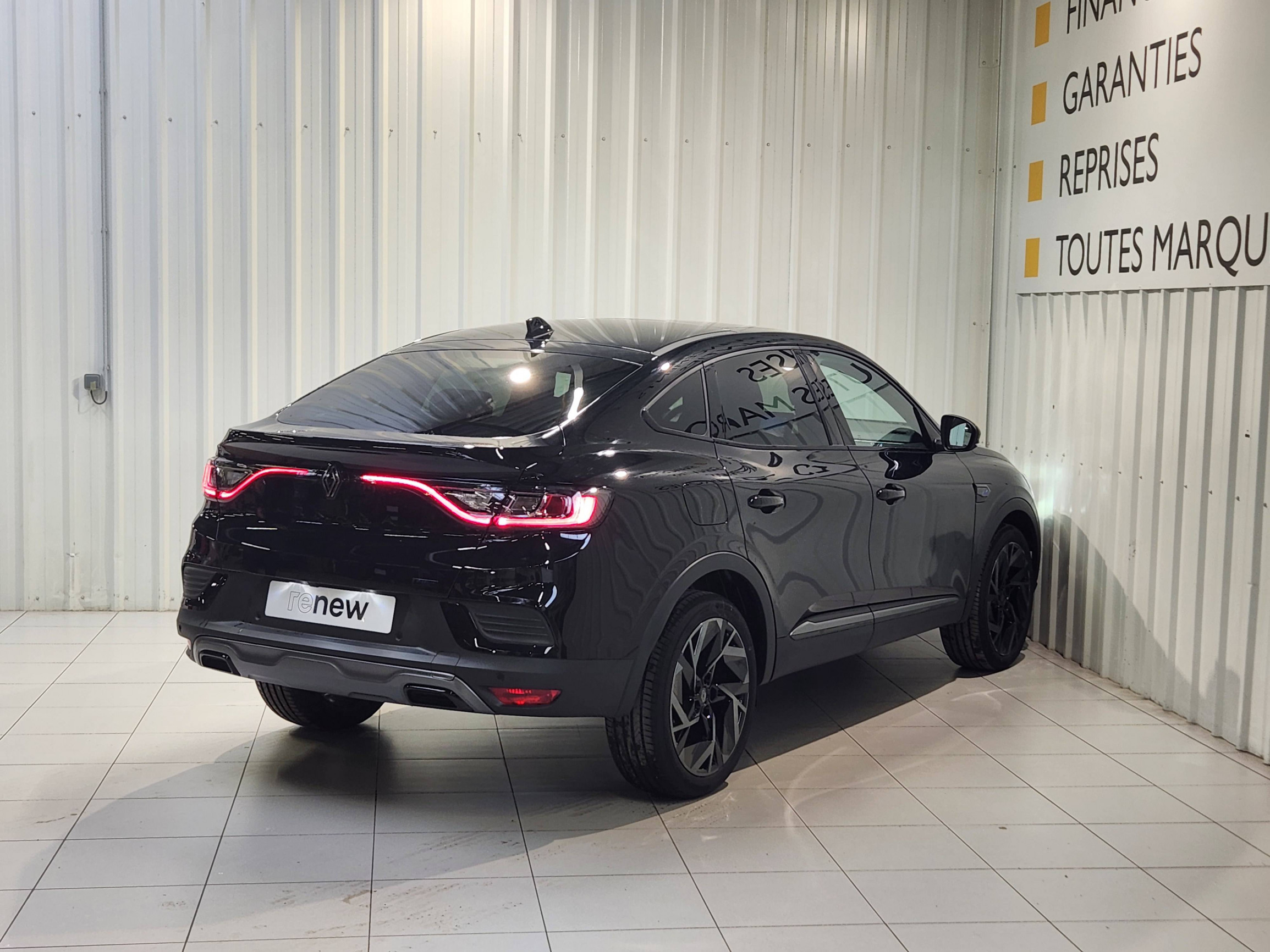 Vente en ligne Renault Arkana  E-Tech full hybrid 145 GSR2 au prix de 28 990 €