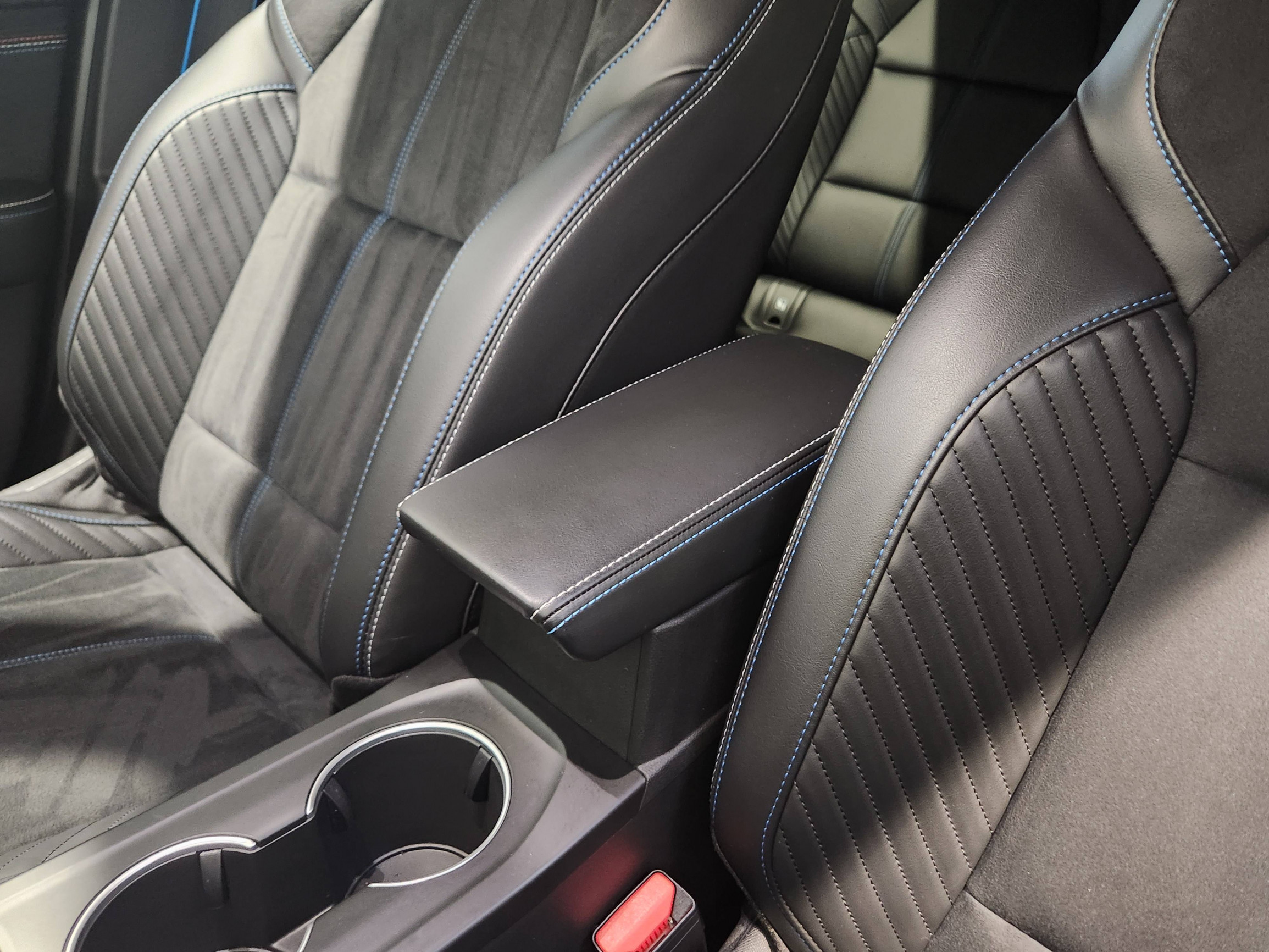 Vente en ligne Renault Arkana  E-Tech full hybrid 145 GSR2 au prix de 28 990 €