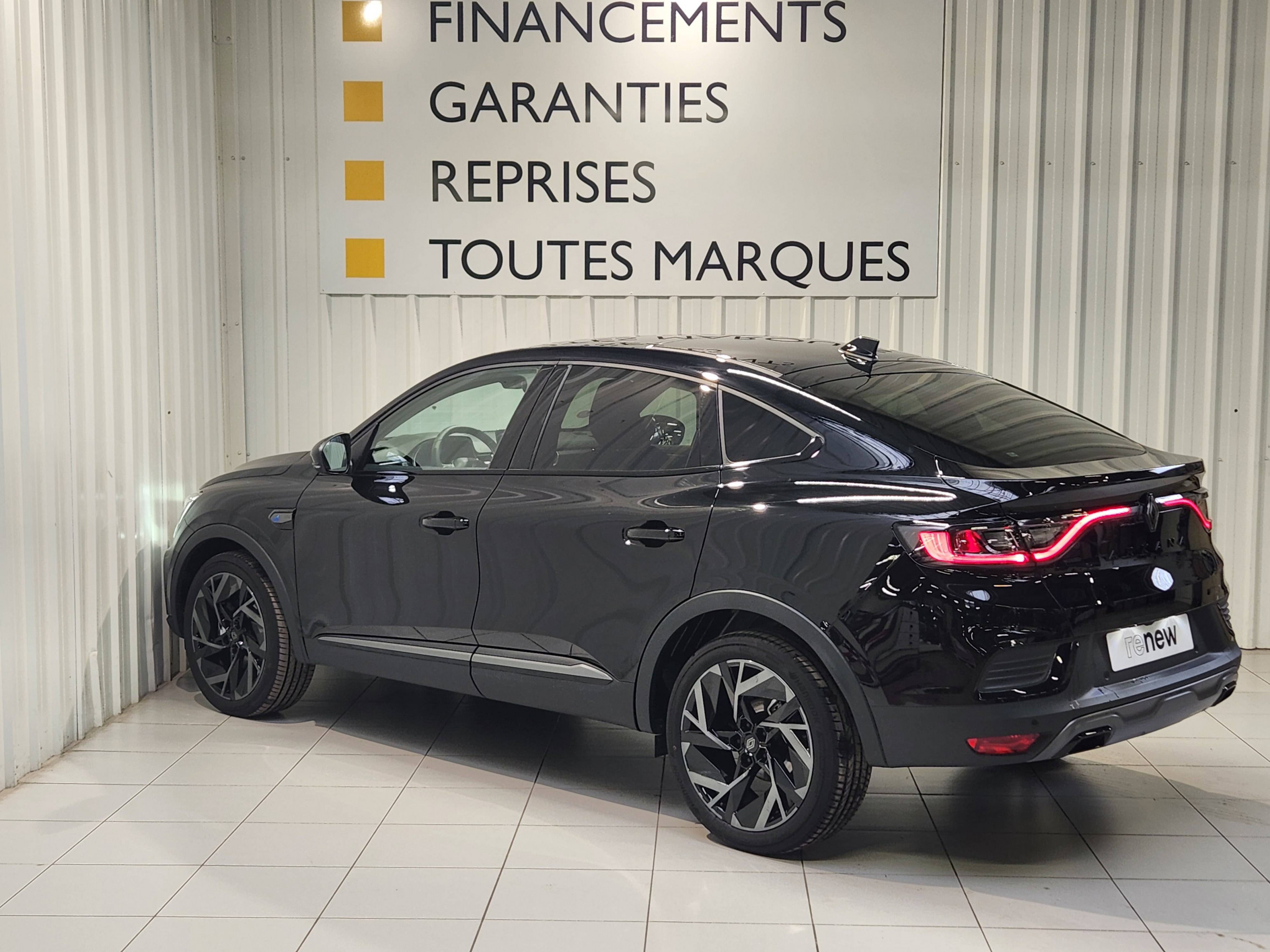 Vente en ligne Renault Arkana  E-Tech full hybrid 145 GSR2 au prix de 28 990 €