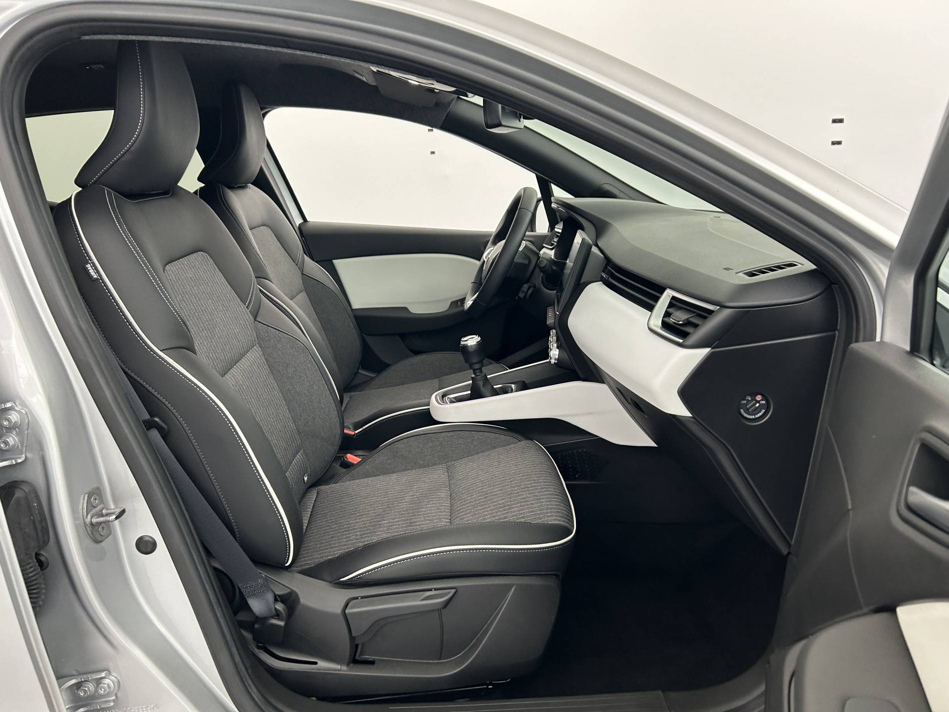 Vente en ligne Renault Clio 5 Clio TCe 90 au prix de 16 790 €