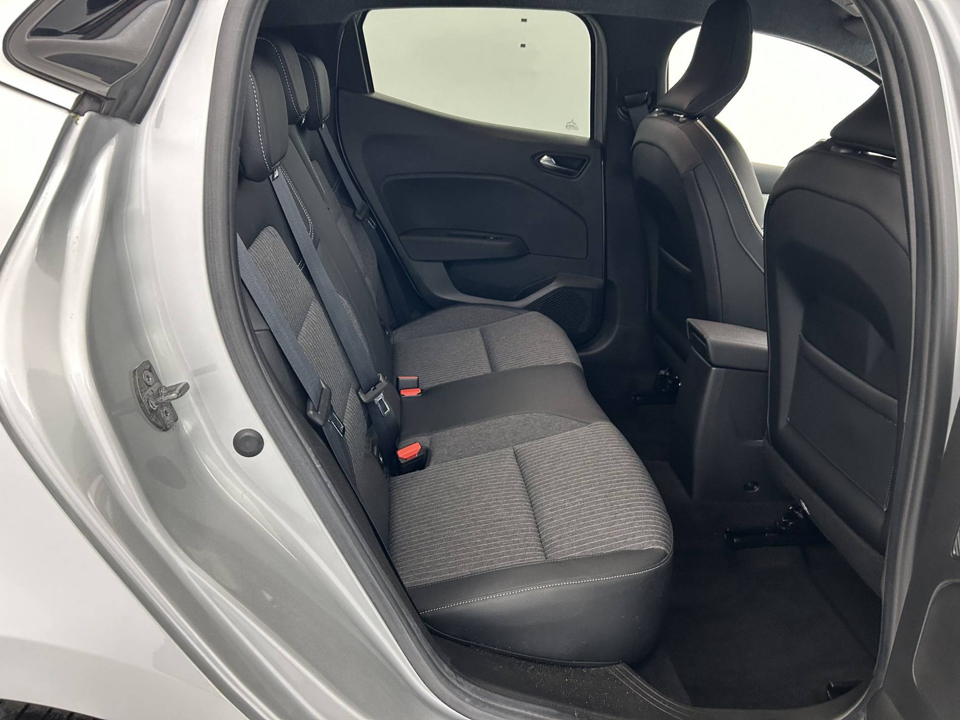 Vente en ligne Renault Clio 5 Clio TCe 90 au prix de 16 790 €