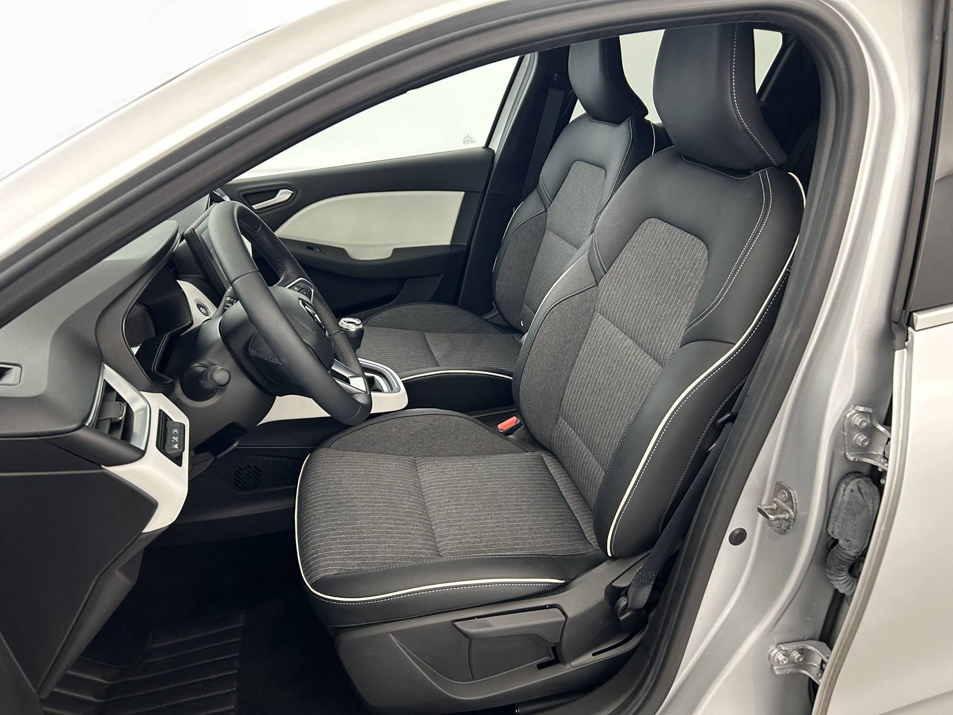 Vente en ligne Renault Clio 5 Clio TCe 90 au prix de 16 790 €