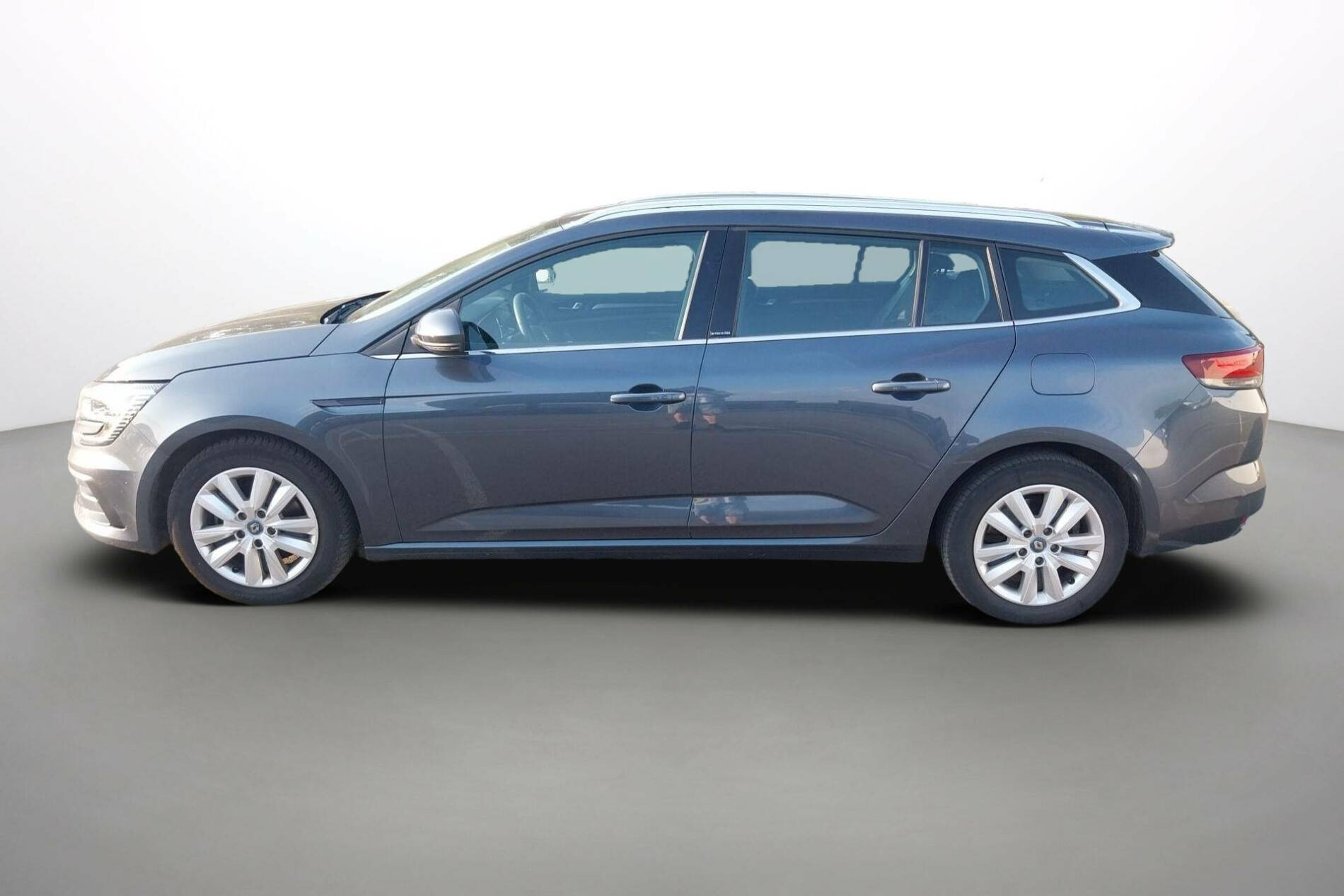 Vente en ligne Renault Megane 4 Estate Mégane IV Estate E-TECH Plug-In Hybride 160 au prix de 14 890 €