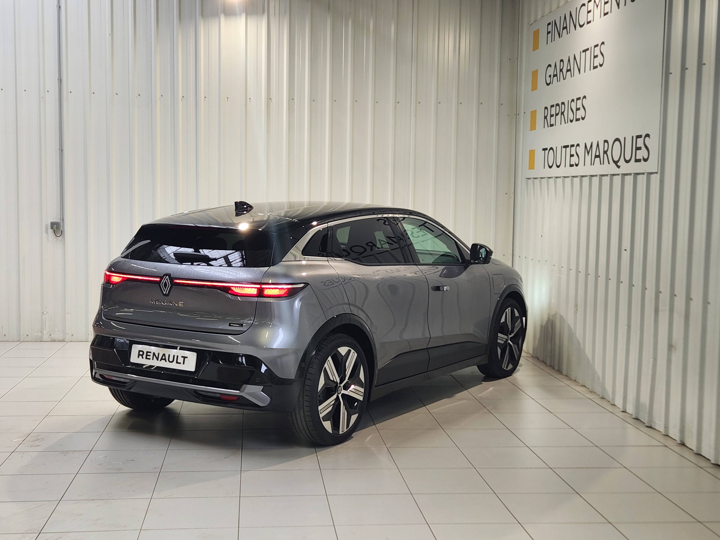 Vente en ligne Renault Megane E-Tech  220 ch autonomie confort GSR2 au prix de 40 990 €