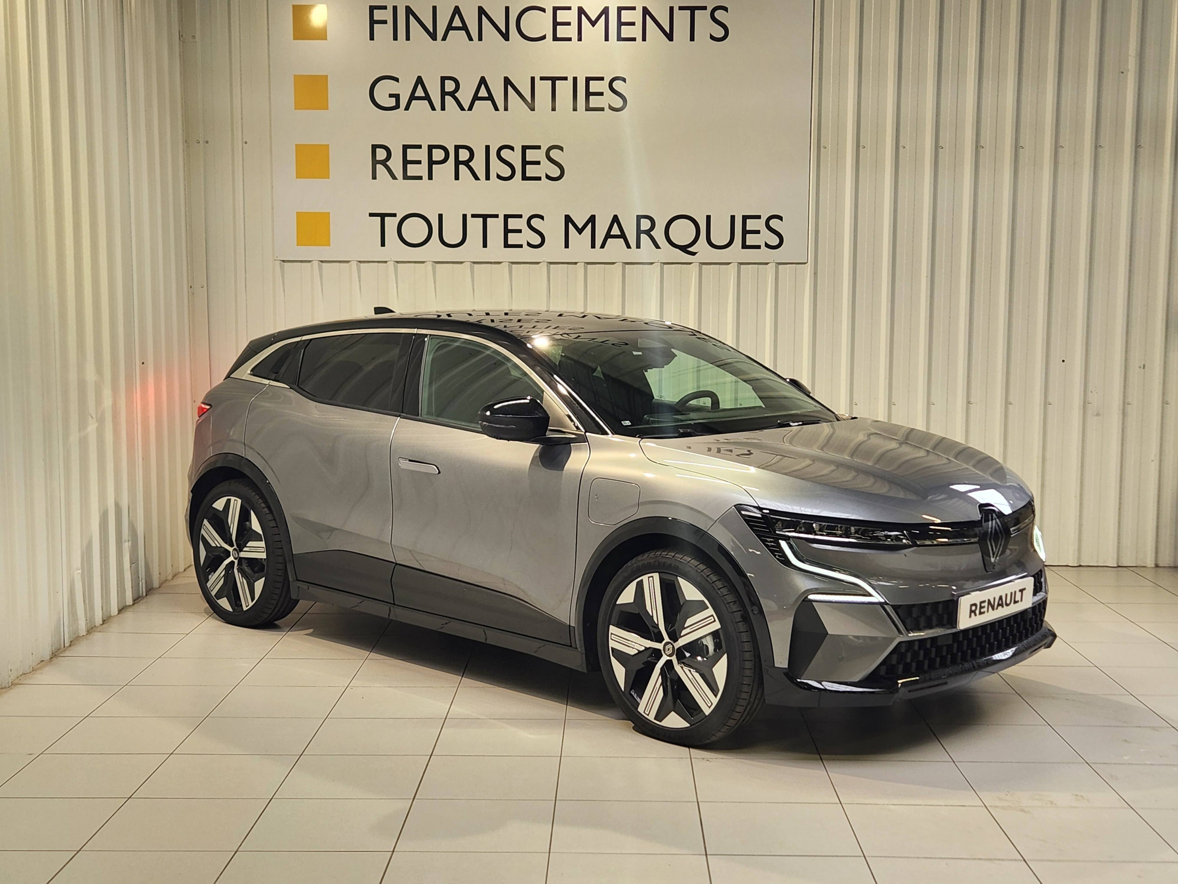 Vente en ligne Renault Megane E-Tech  220 ch autonomie confort GSR2 au prix de 40 990 €