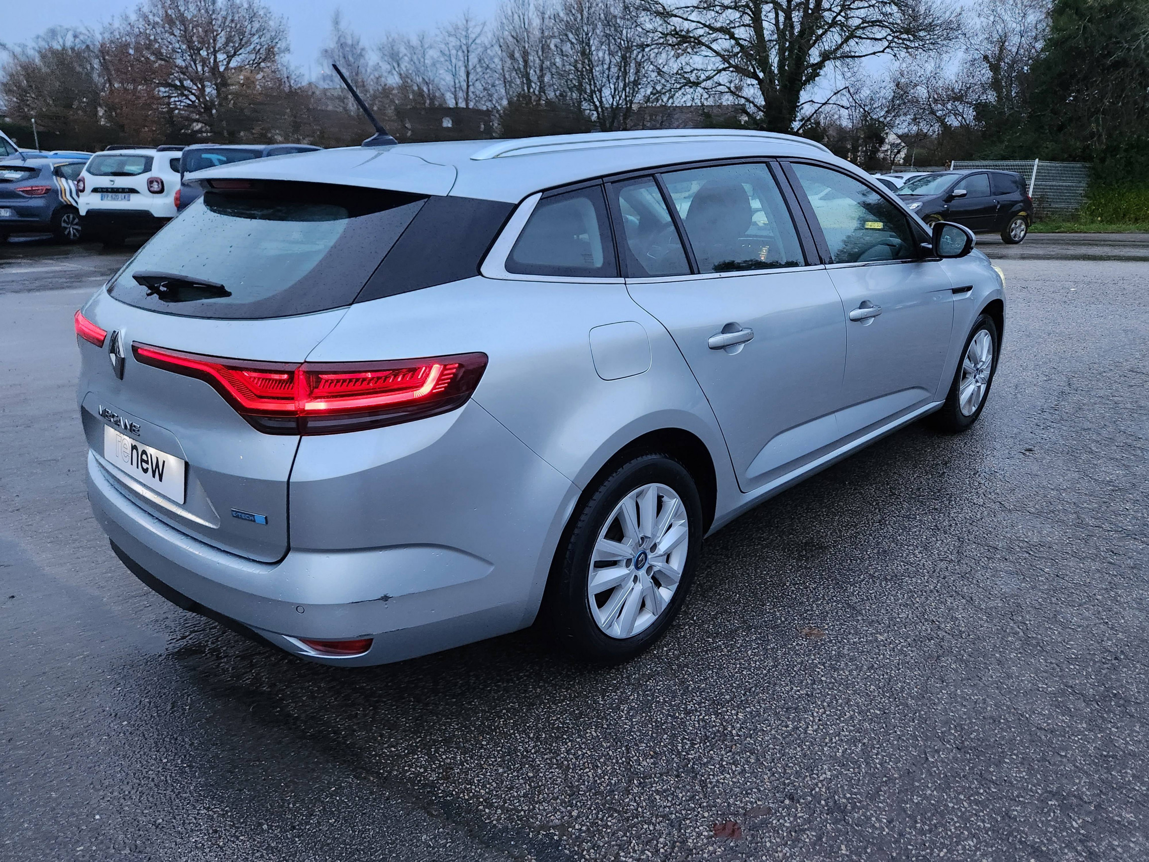 Vente en ligne Renault Megane 4 Estate Mégane IV Estate E-TECH Plug-In Hybride 160 - 21N au prix de 16 999 €